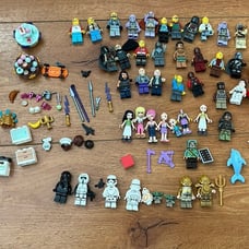 Random Lego figures and items