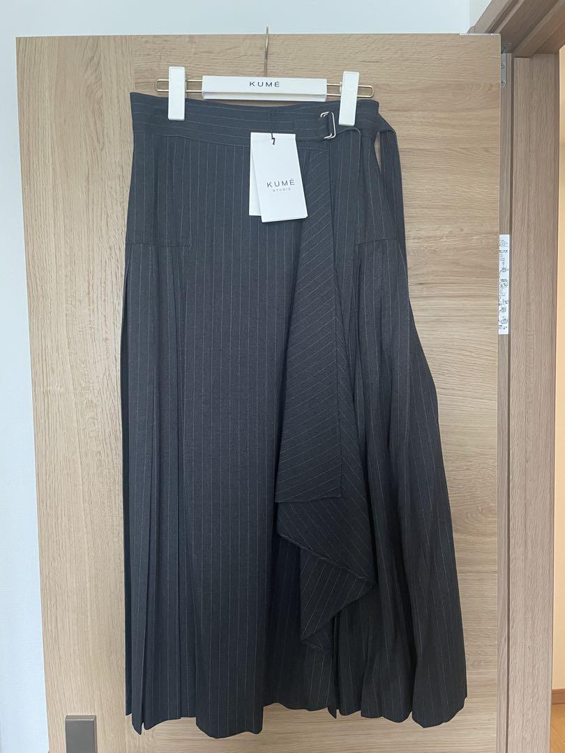 KUMÉ Pleated Skirt Dark Gray