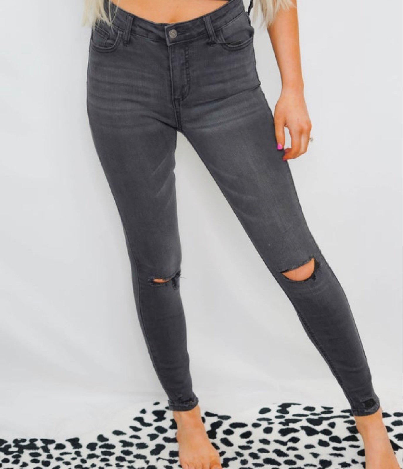 NWT SIMPLY OBSESSED MID RISE SLIT KNEE BLACK DENIM JEANS SIZE 1