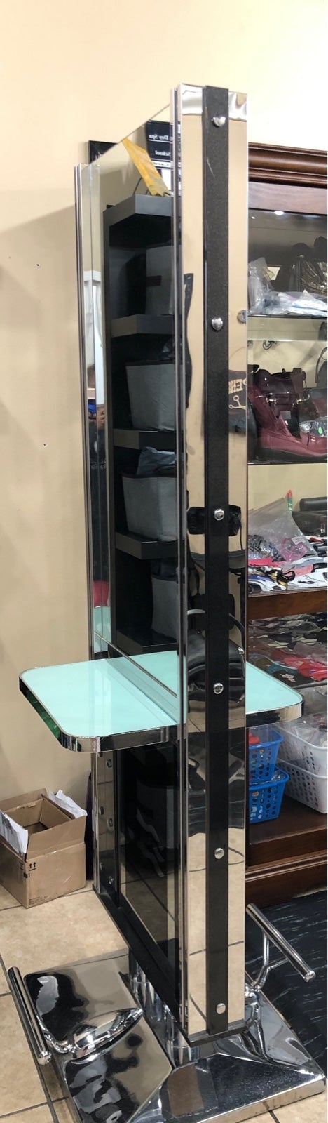 Double station mirror