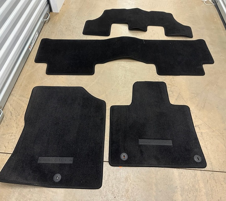 2022 Kia Sorento Cloth Floor Mats ,Like New