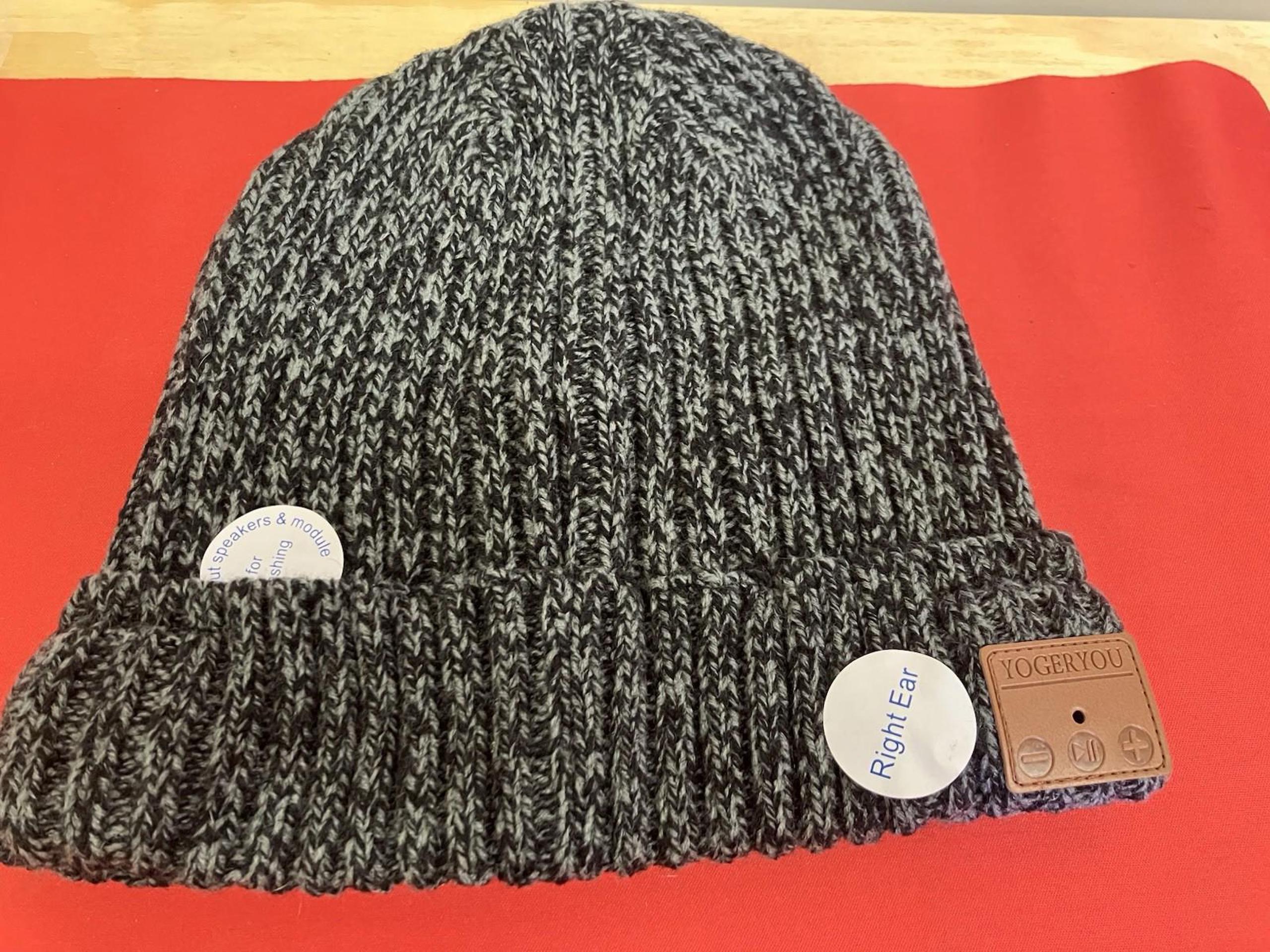 Bluetooth hat winter gray (brand New With Insurance Cord)
