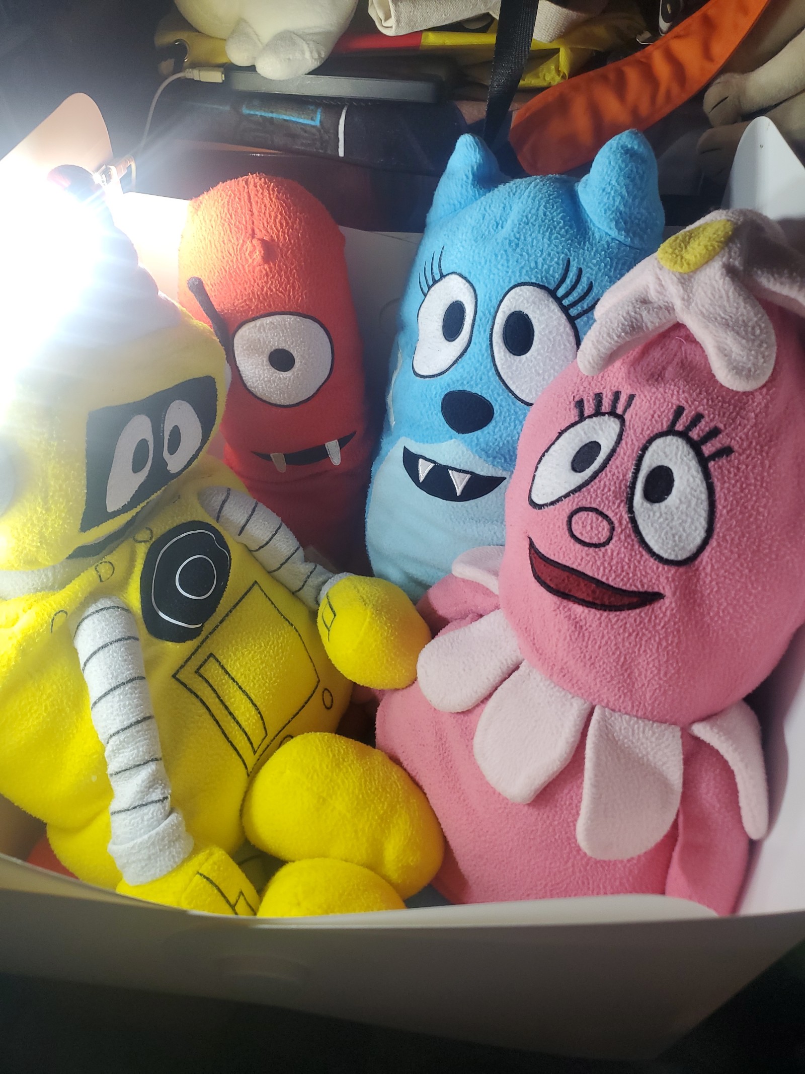 Yo Gabba Gabba Cuddle 25 Plush Pillows