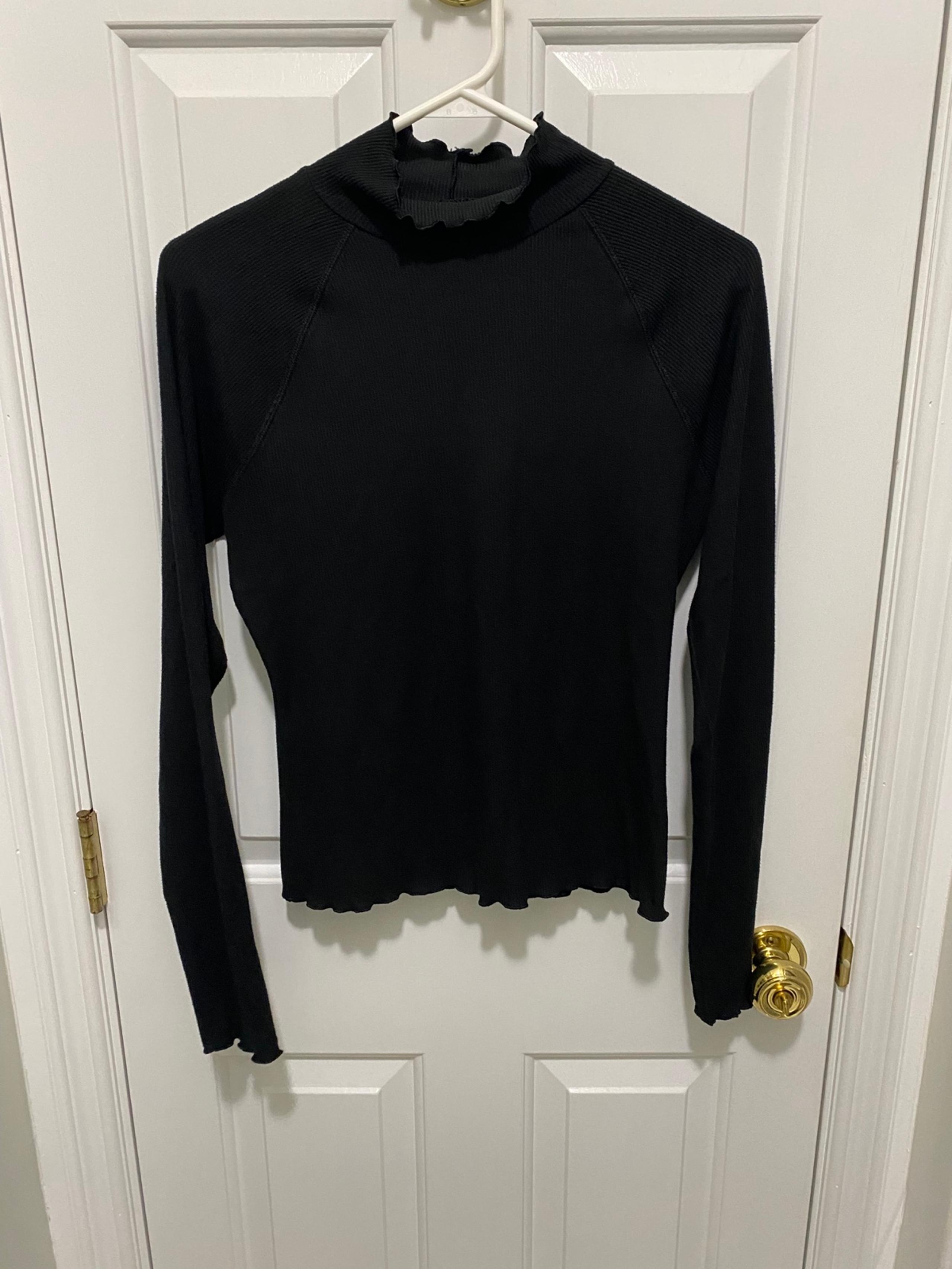 Lettuce Trim Turtleneck