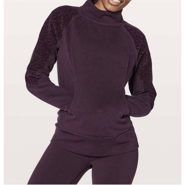 LULULEMON ATHLETICA Floral Flock Pullover in Black Cherry Size 8