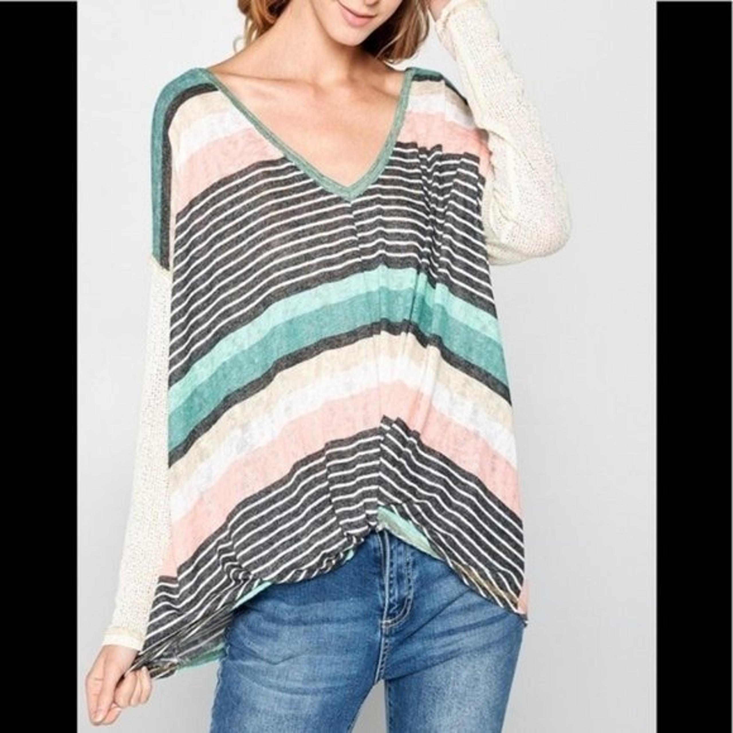 NWT Boho Hummingbird Front Twist V-neck Top Pullover Women's Size Small