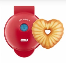 DASH Mini Heart Bundt Cake Maker