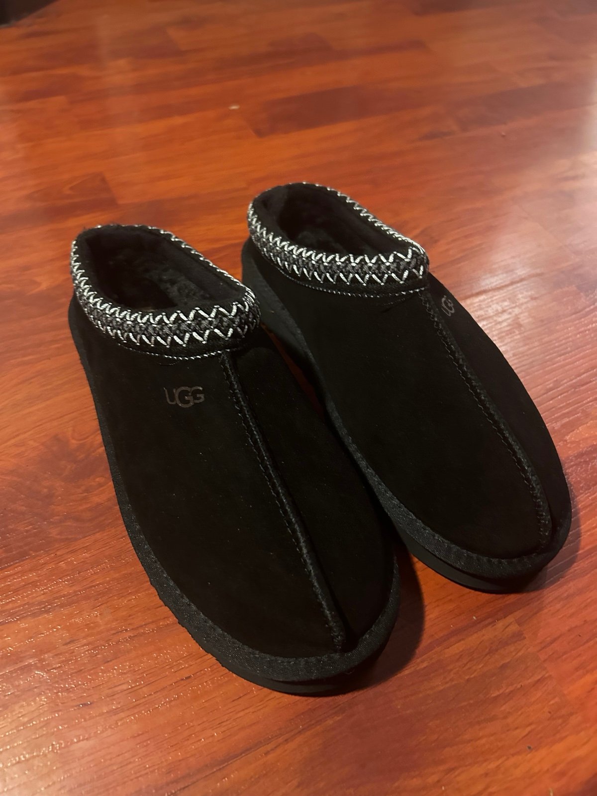 UGG tasman black