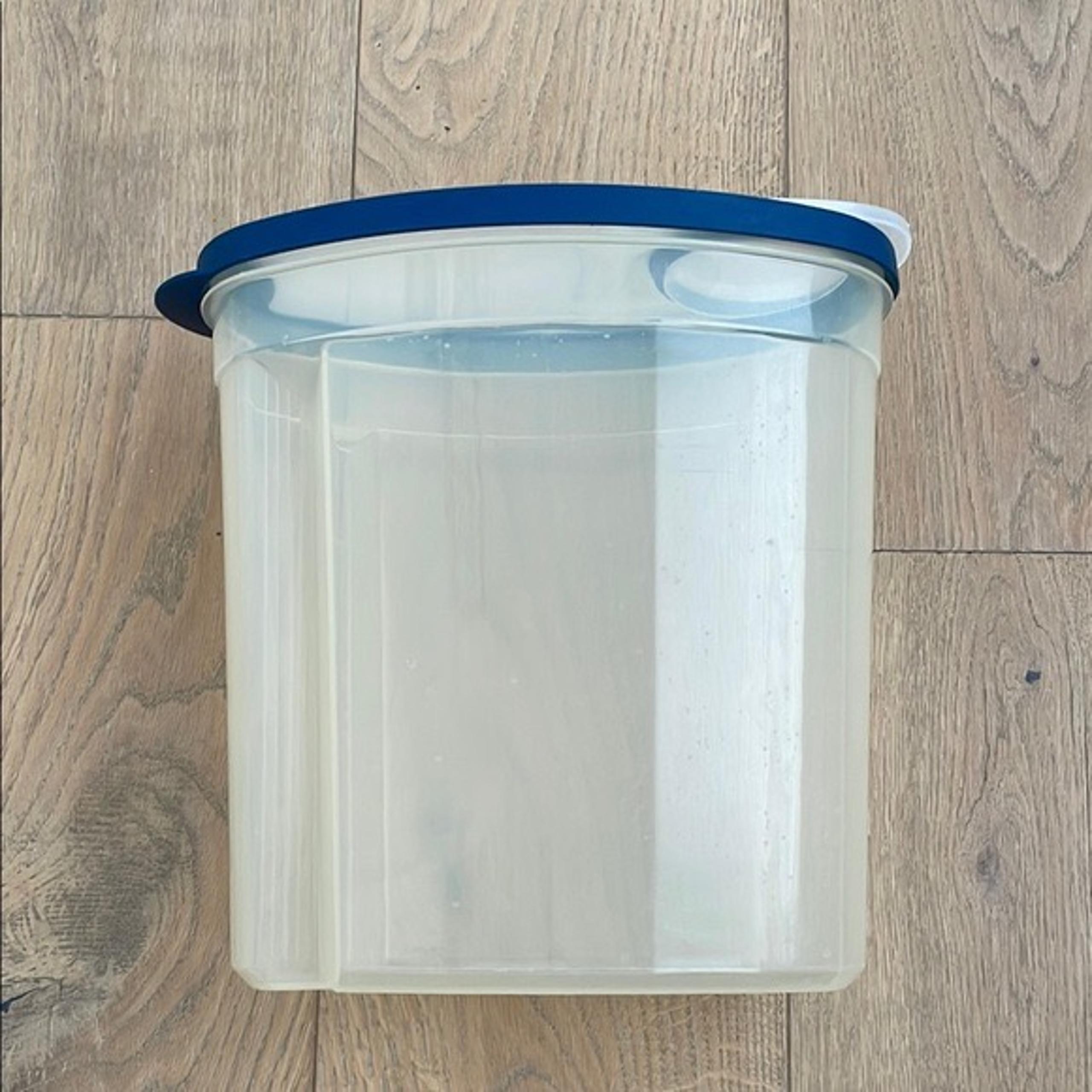 Rubbermaid Cereal/Snack Storage Container, 1.5 Gallon