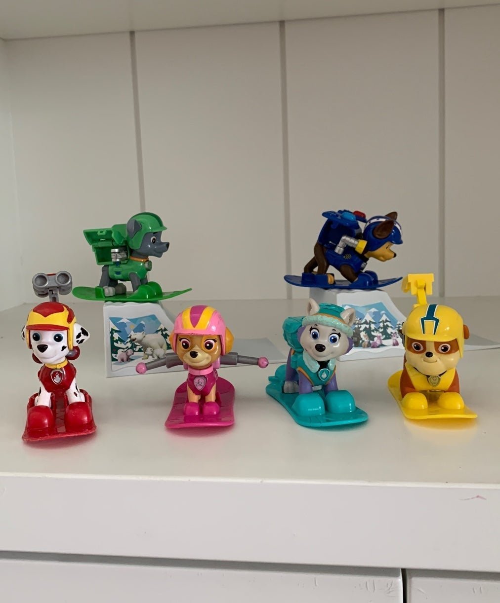 Paw patrol winter rescue snowboard action pack pups