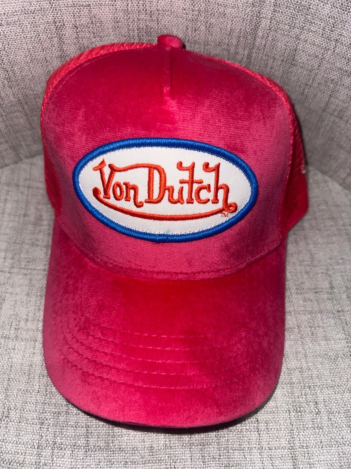 Von Dutch HOLLYWOOD VELVET HOT PINK TRUCKER