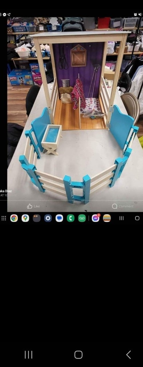 Horse stable for 18 dolls perfect for American dolls