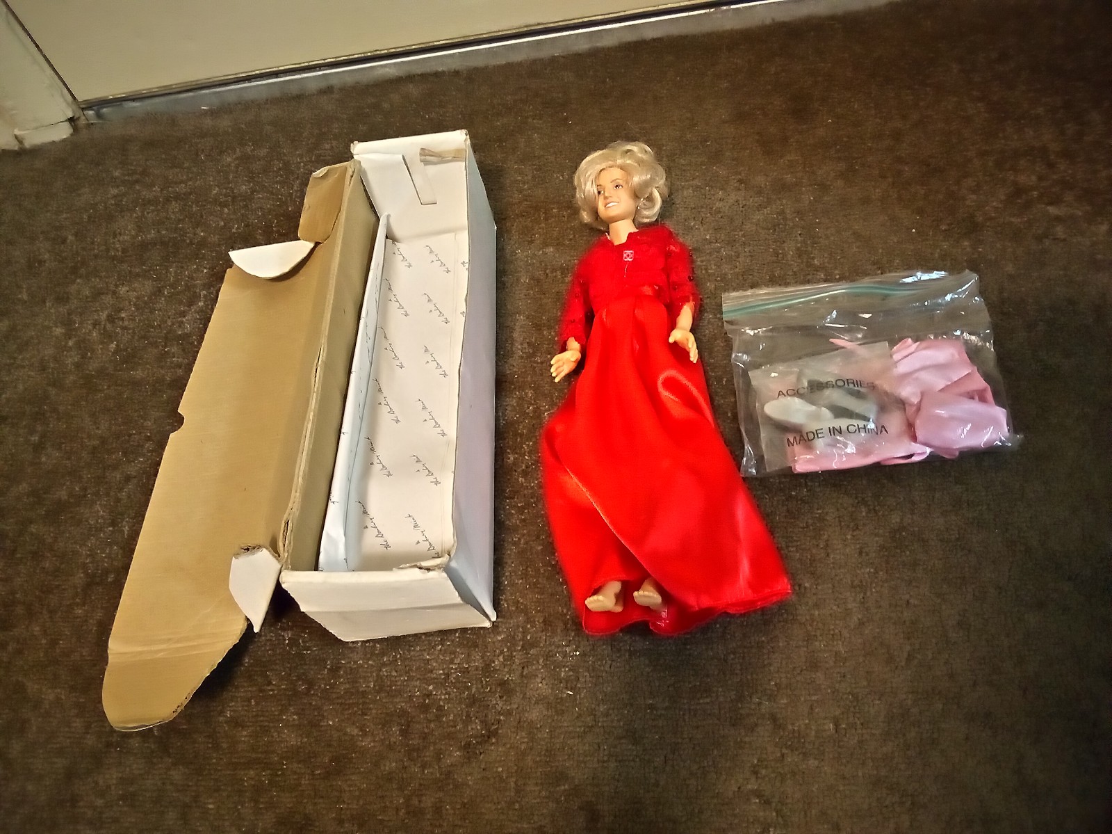 Danbury Mint Princess Diana Royal Wardrobe Collection Commemorative Edition Doll