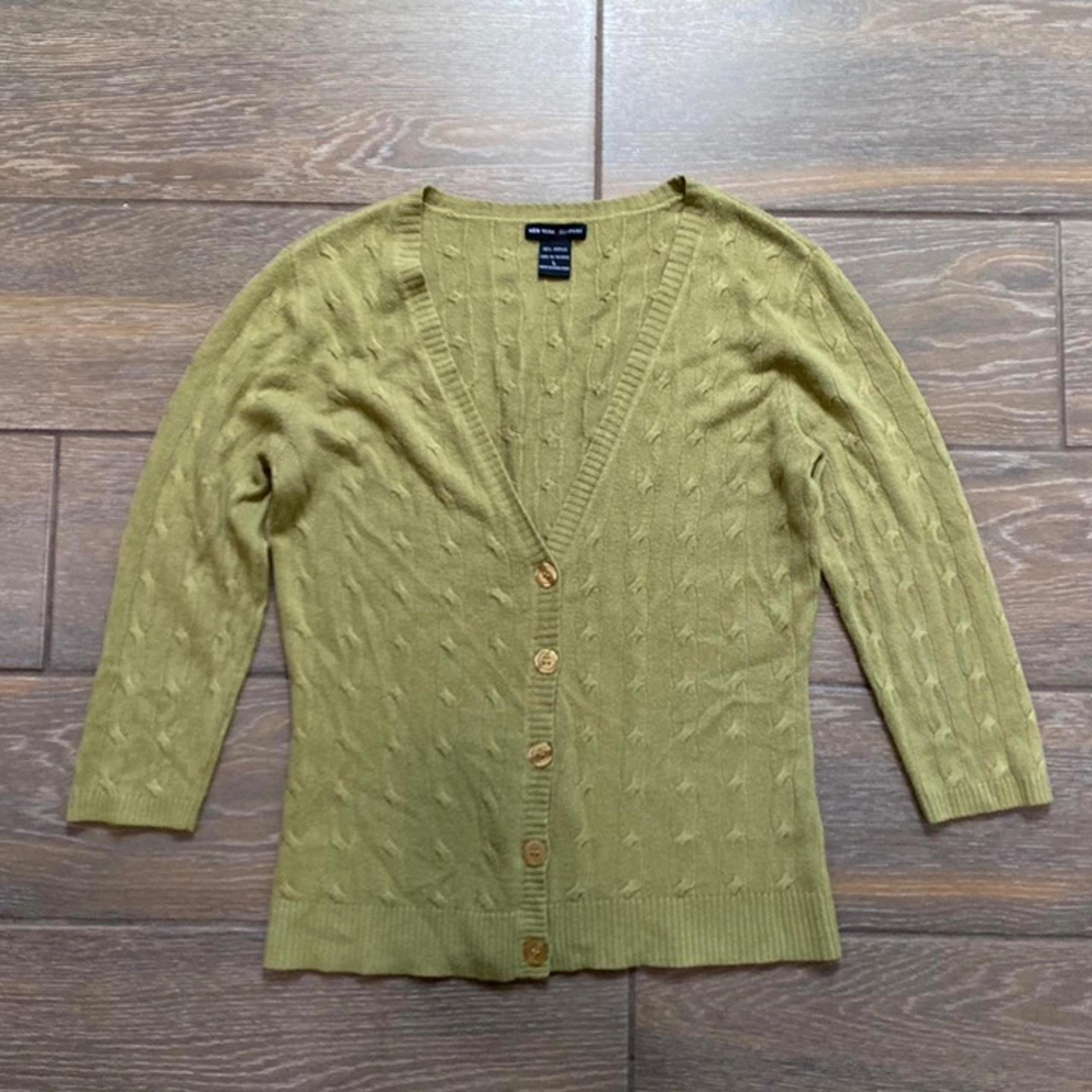 Barf green New York and company cardigan