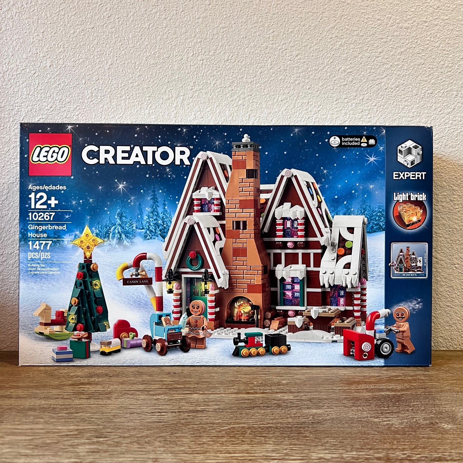 LEGO 10267 Gingerbread House Christmas Village Holiday set