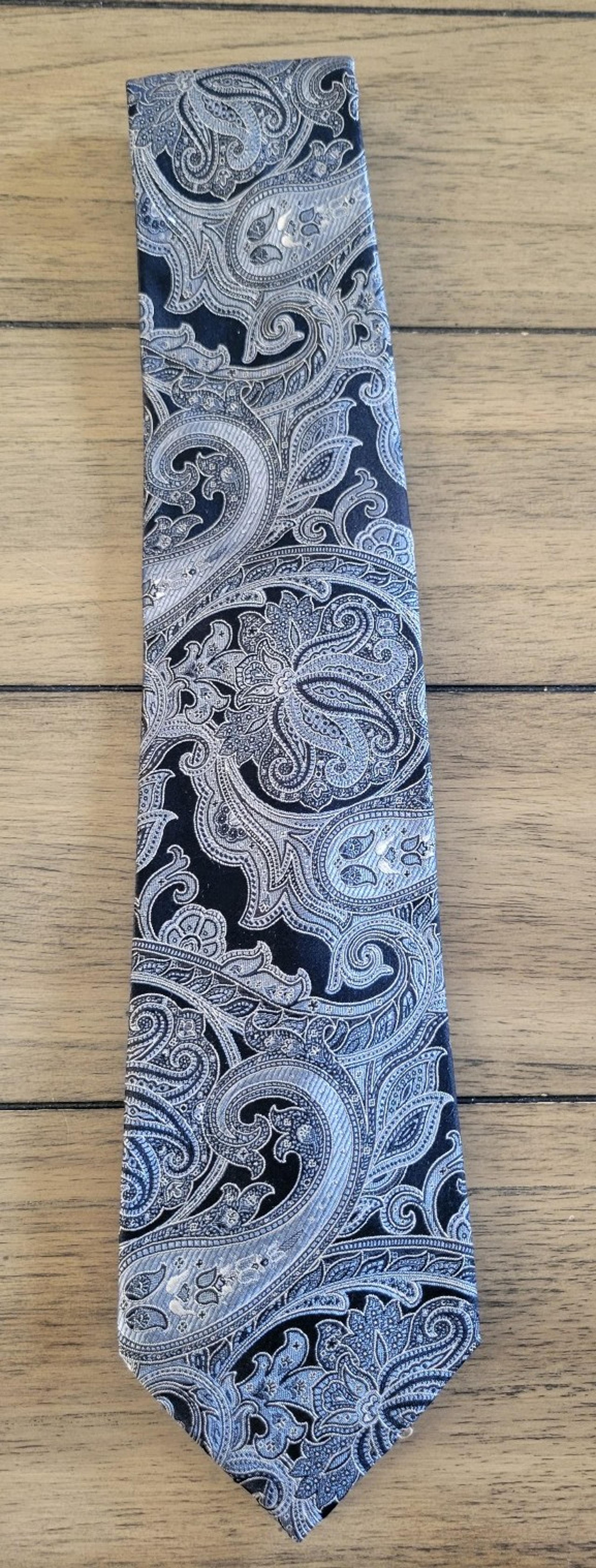 Nautica tie