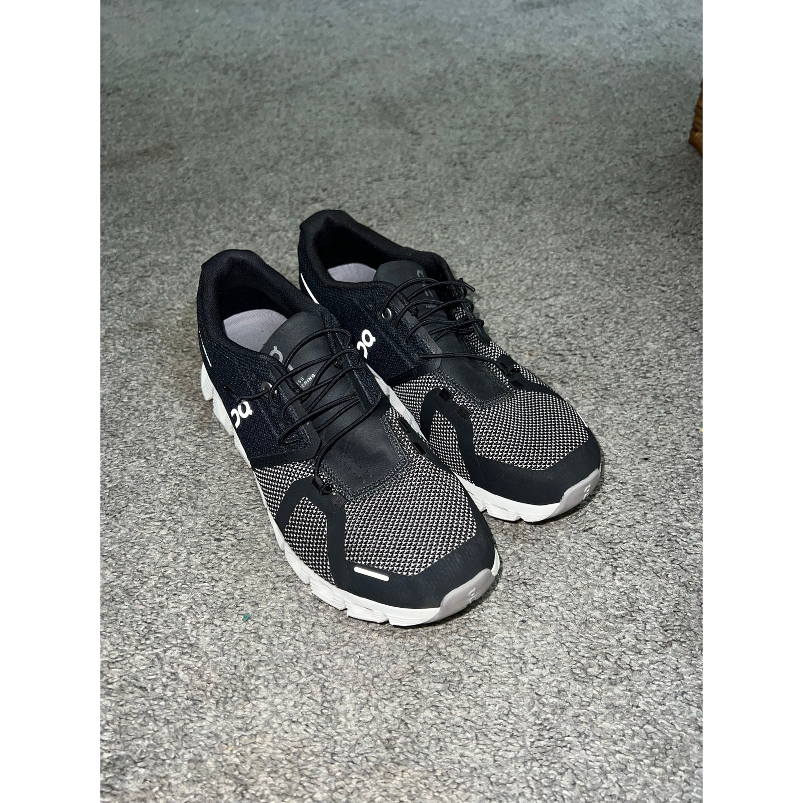 On Cloud's On Women's Cloud 5 Running Sneakers size 8.5