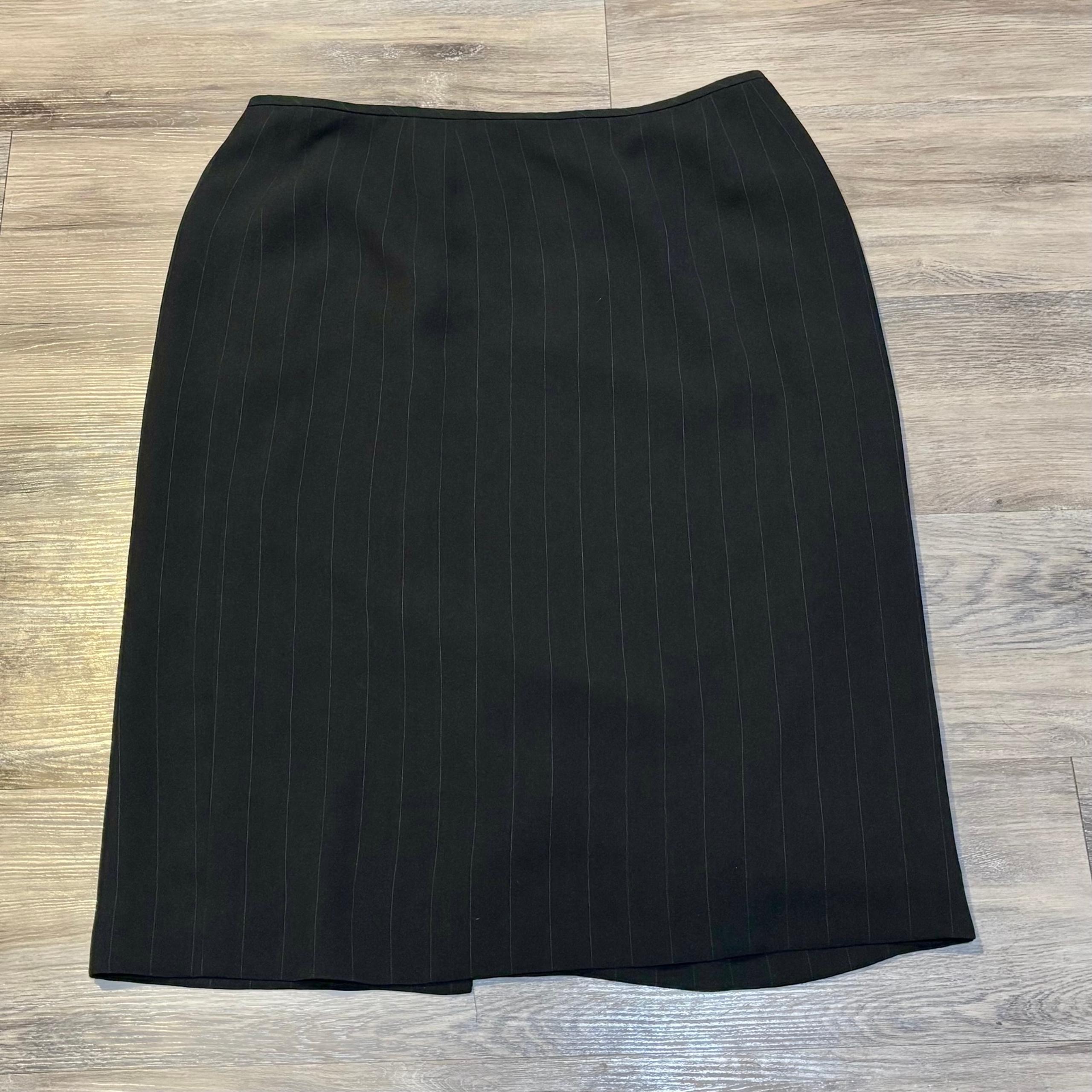 Vintage Collections by Le Suit black Pinstripe pencil skirt size 14