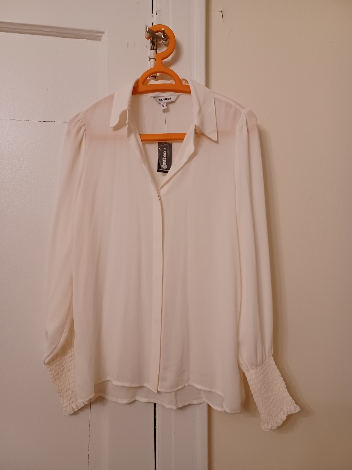 EXPRESS TOP IN CREAM