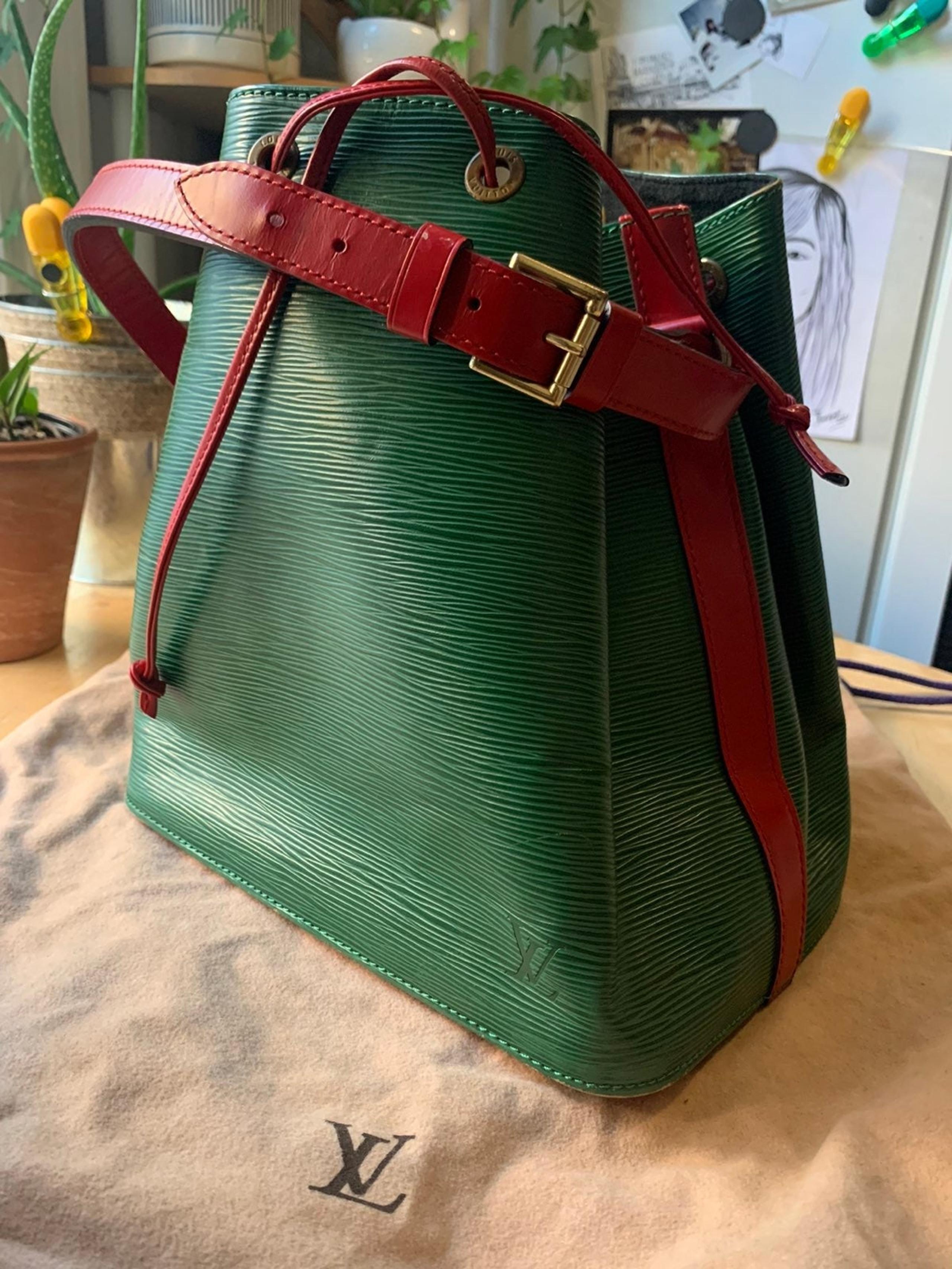 Vintage Bicolor Epi Noe Louis Vuitton bucket bag