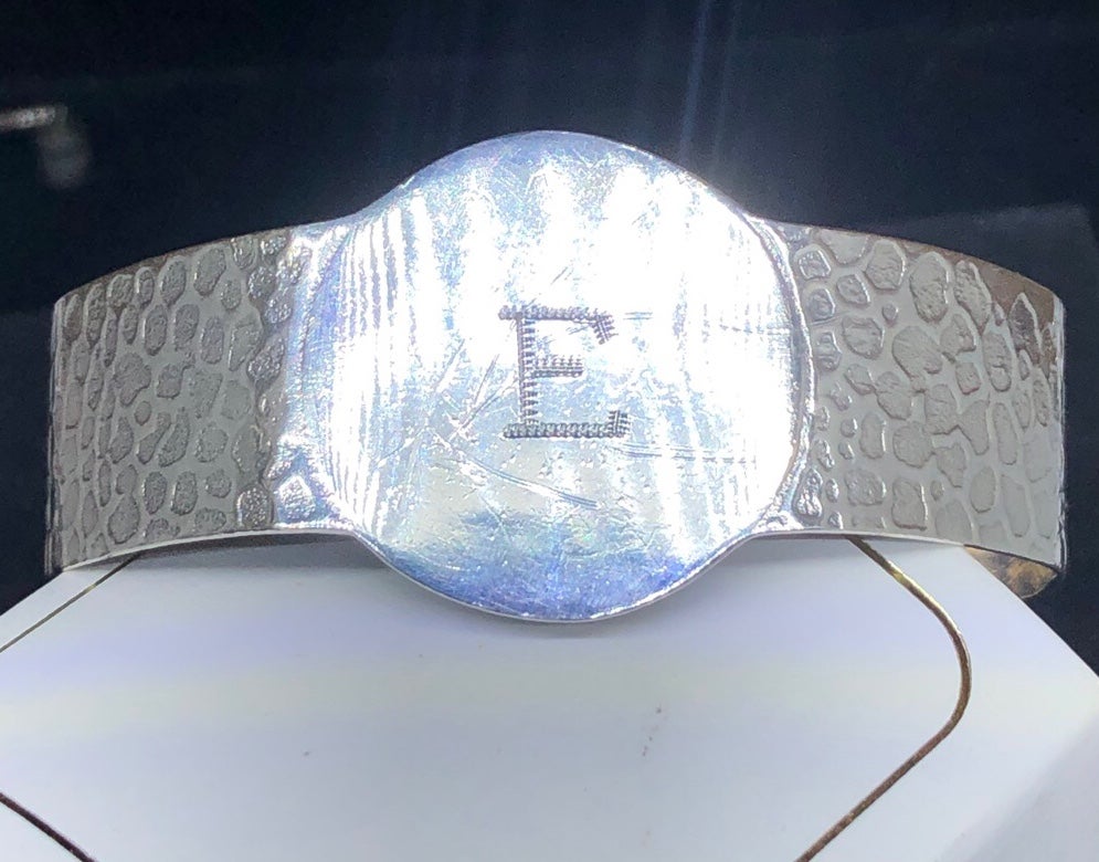 Vintage Maciel Hammered Sterling Silver Monogrammed E Bangle Bracelet NC11017 Vintage Maciel Hammered Sterling Silver Monogrammed E Bangle Bracelet NC11017