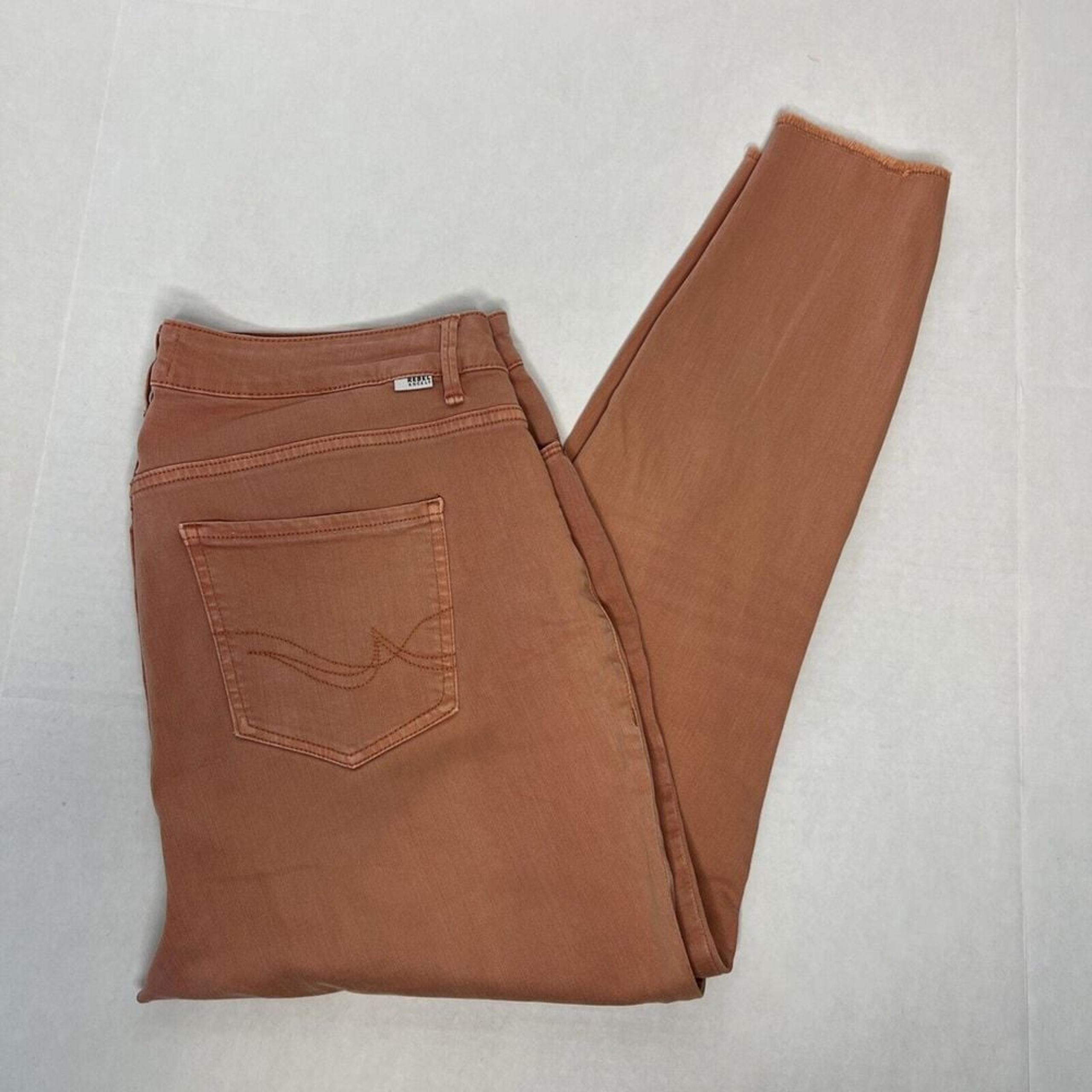 Rebel Wilson X Angels The Pin Up Crop Size 14W / Orange- Salmon