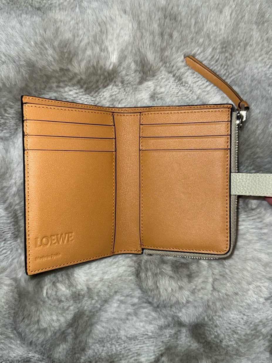 美品✨LOEWE ロエベ　SLIM ZIP BI-FOLD WALLET Loewe Slim Zip Bifold Compact Wallet in Blue | Lyst
