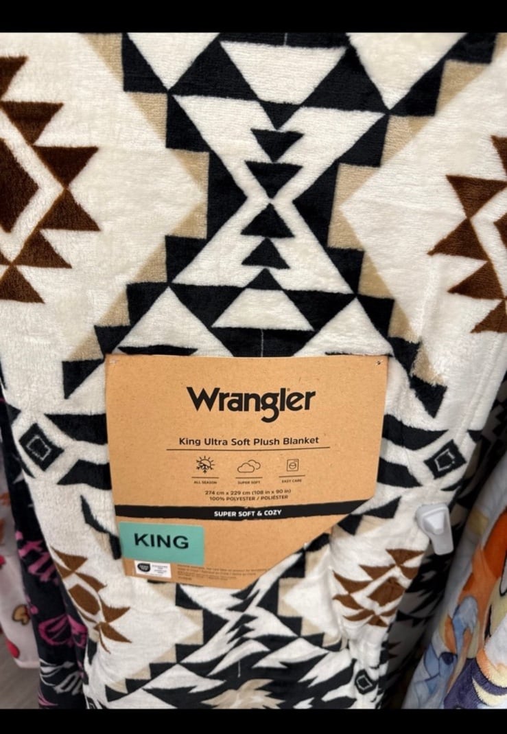 Wrangler King Ultra Soft Plush Blanket - Southwest Geometric Pattern