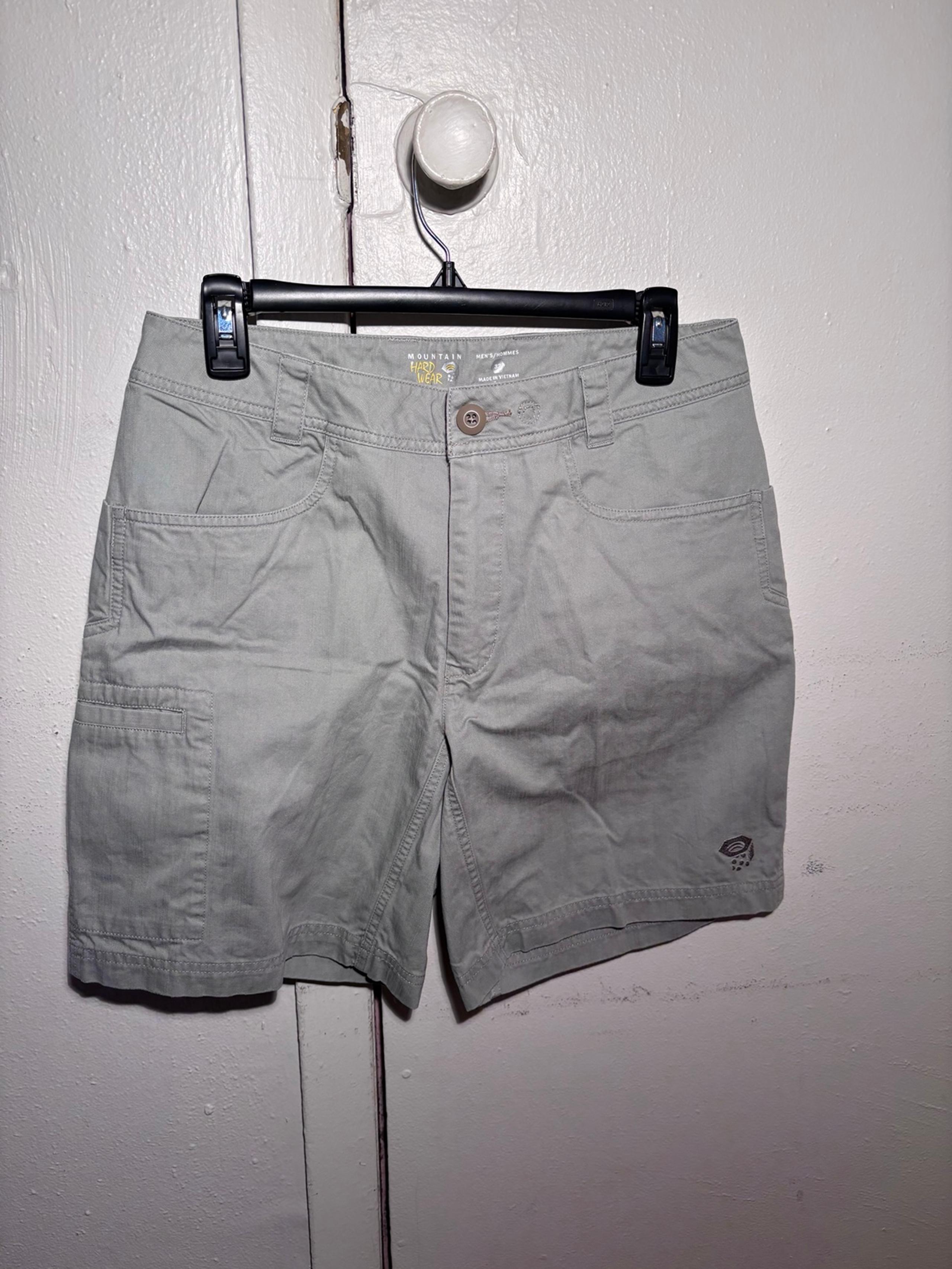 Mountain Hardware Men’s Kakhi Shorts