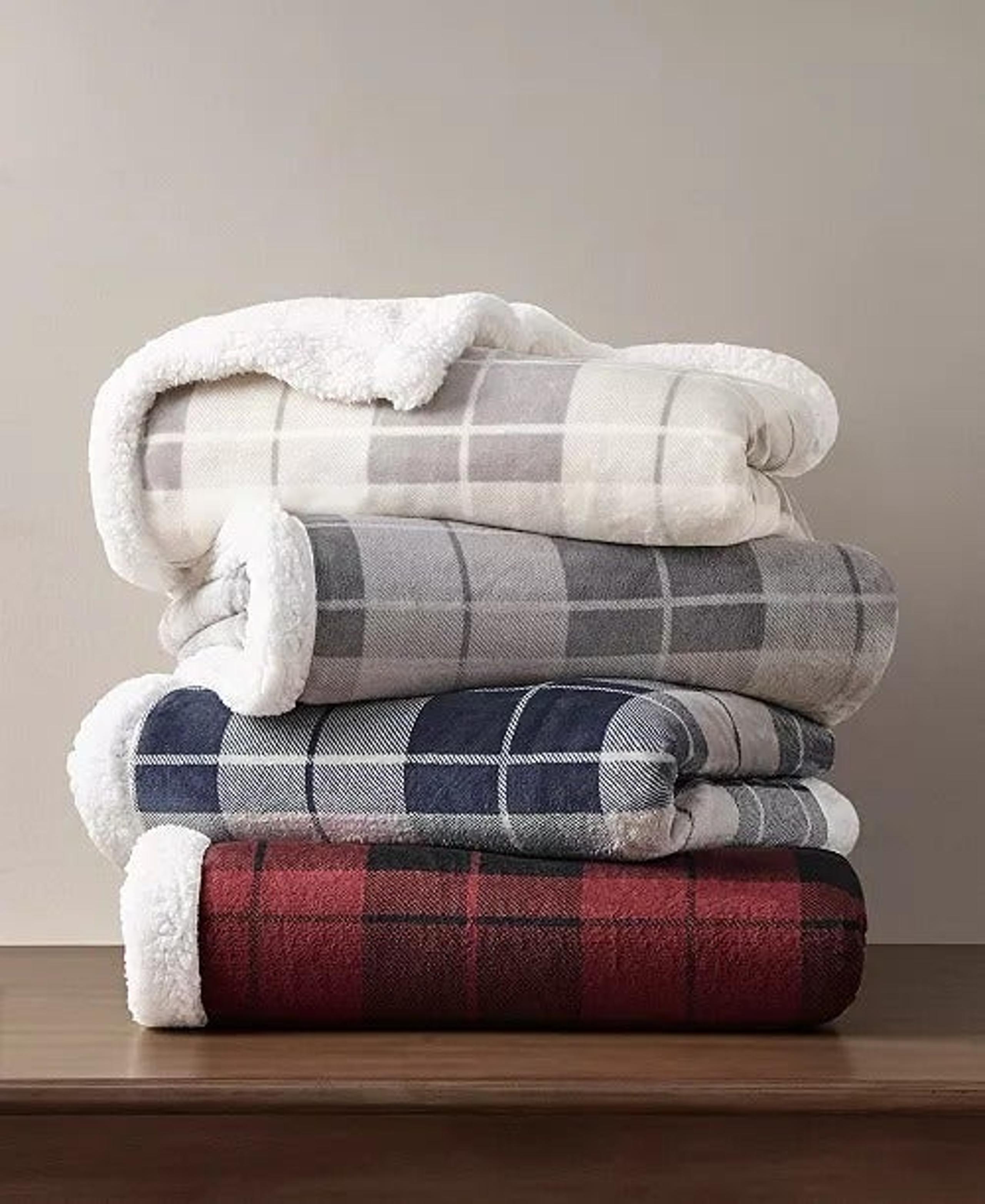 Martha Stewart plaid Sherpa throw new