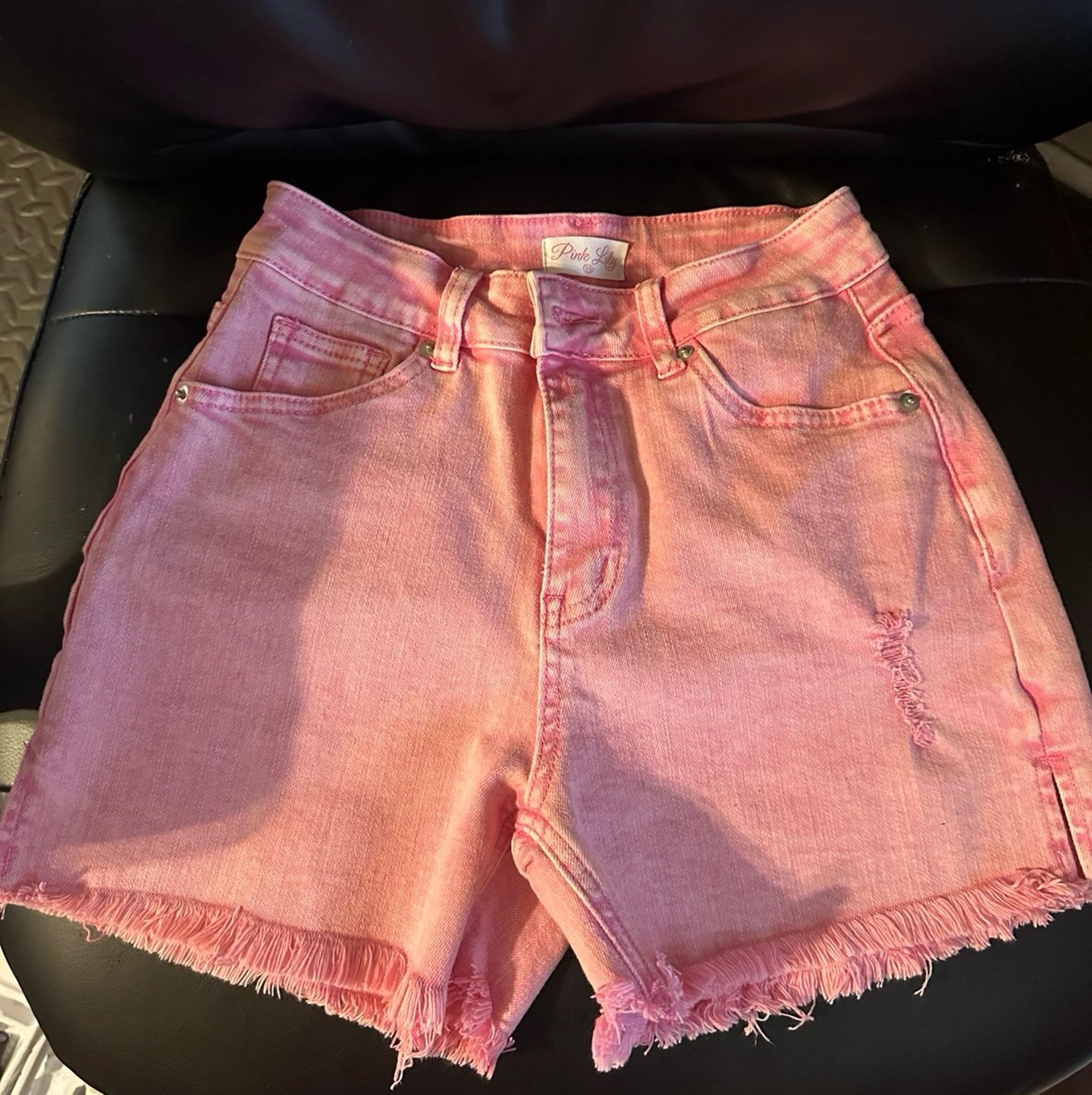 Women’s Pink Lily shorts