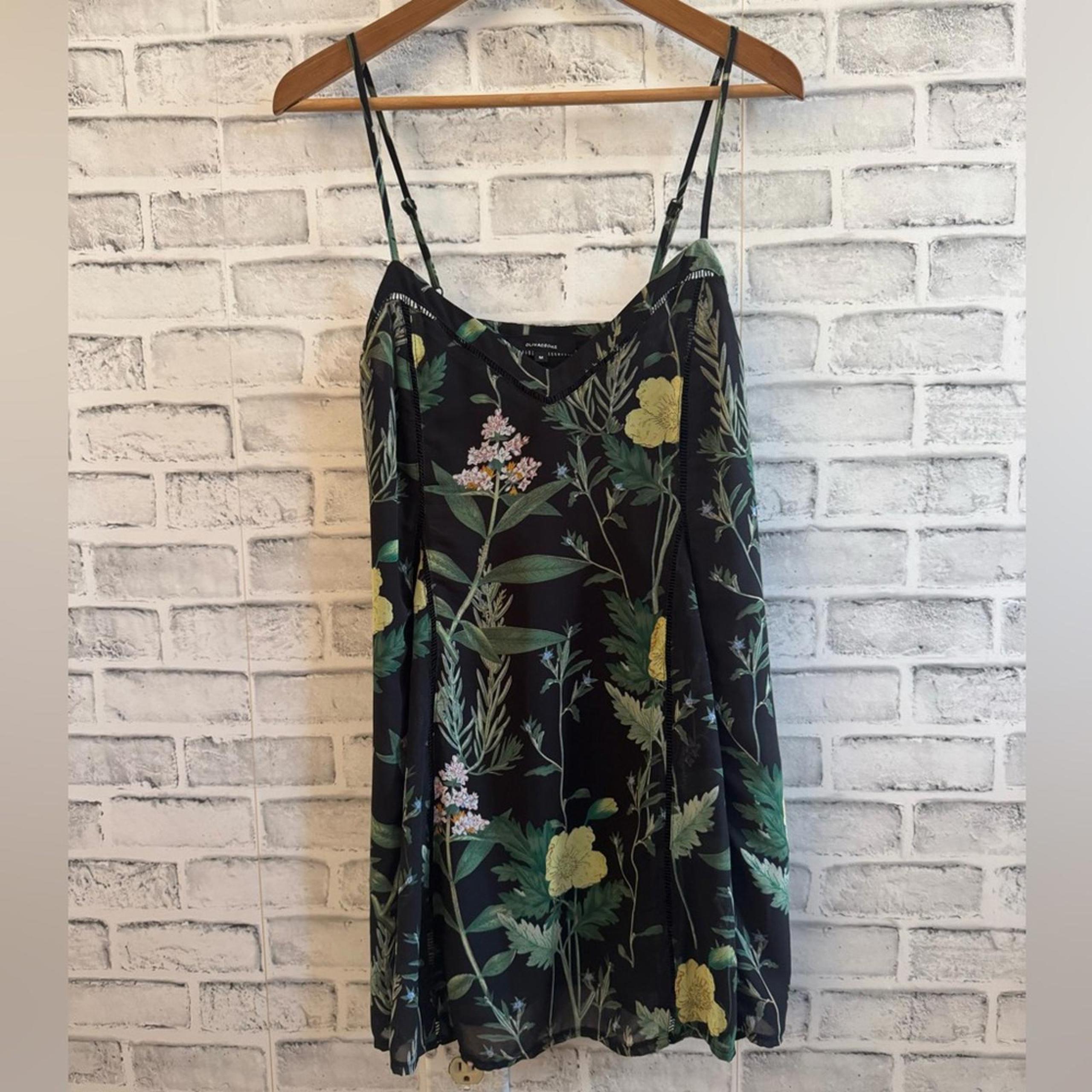 Womens Olivaceous black wild flower print sleeveless adjustable strap dress M