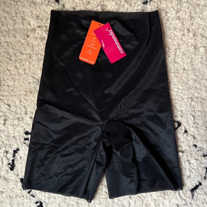 Commando size small black Featherlight Control Short MSRP 68 coquette shapewear