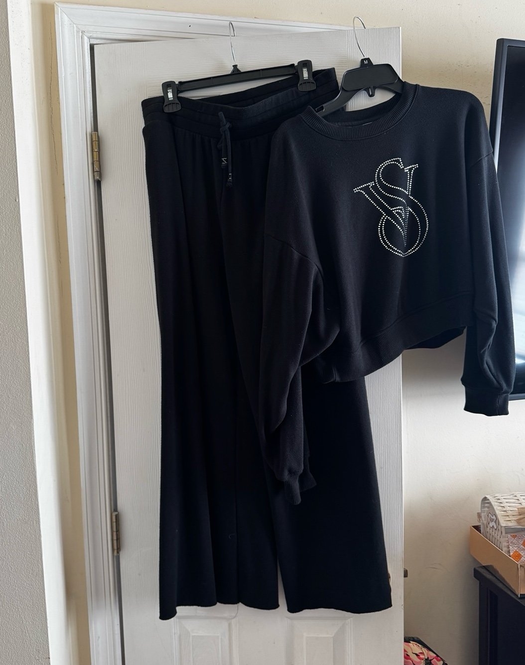 Women’s Victoria's Secret Crop Sweater Set