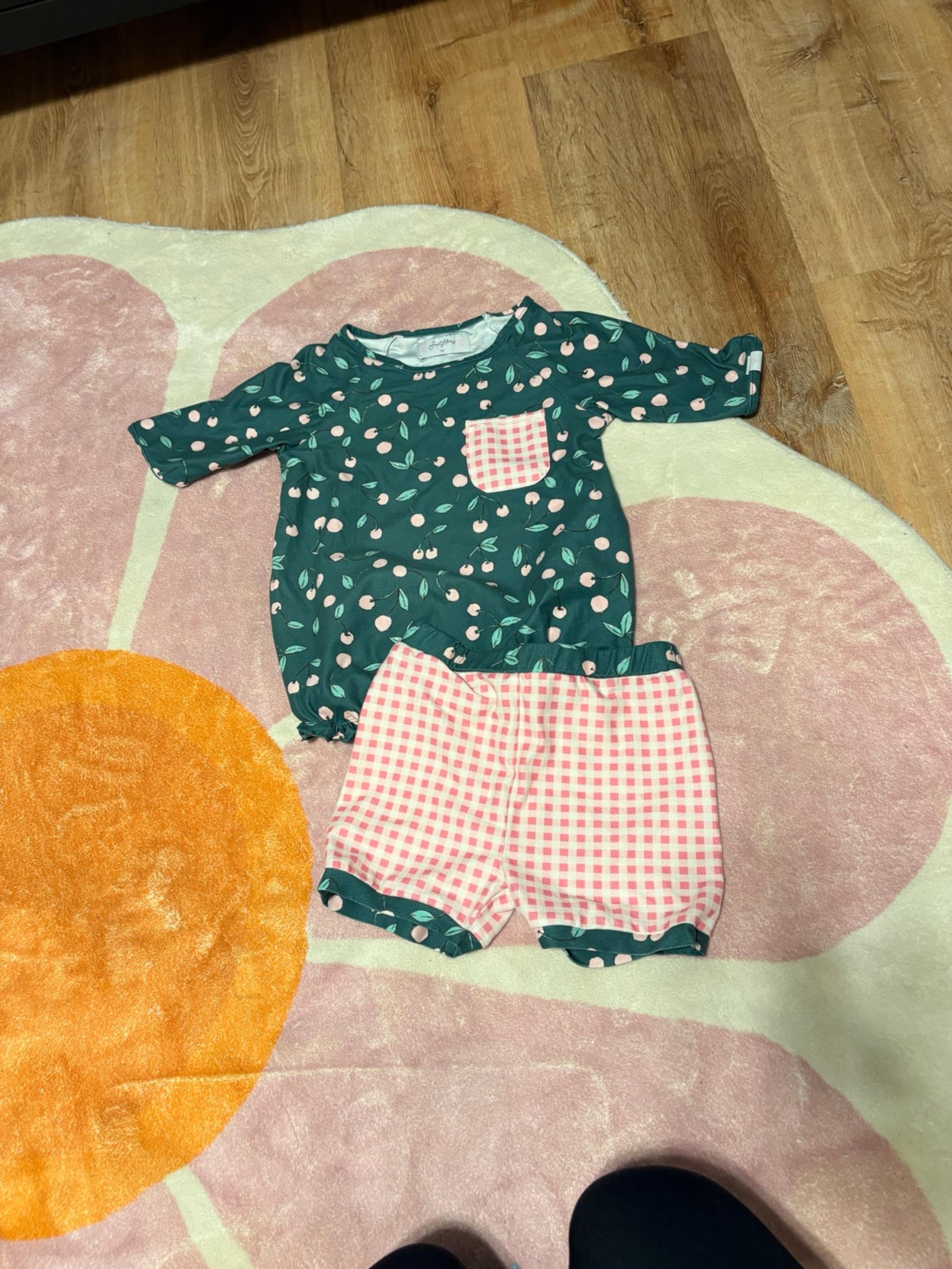 SweetHoney pajamas size 6Y