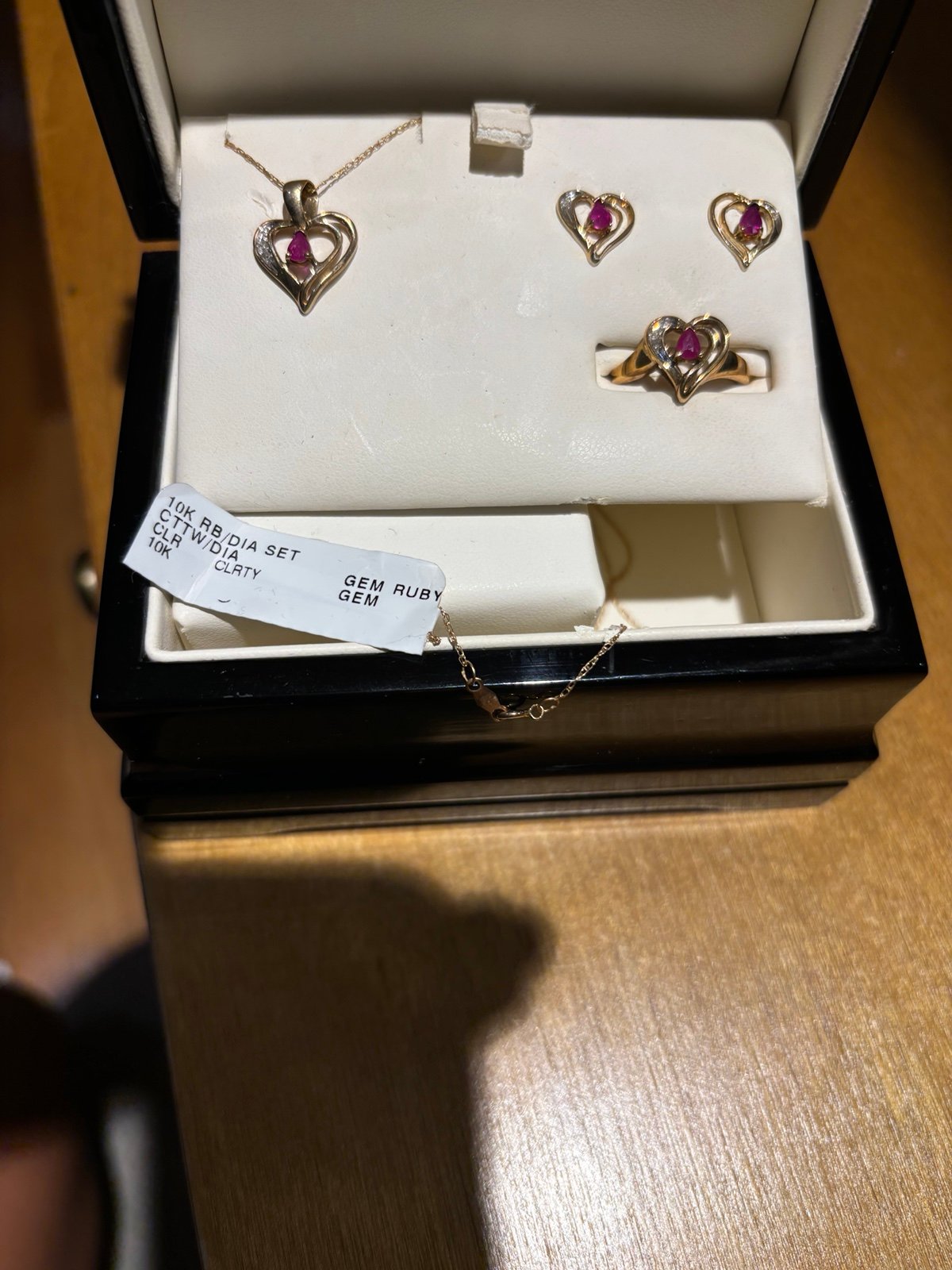 Precious Ruby + 10k set in jewelry box