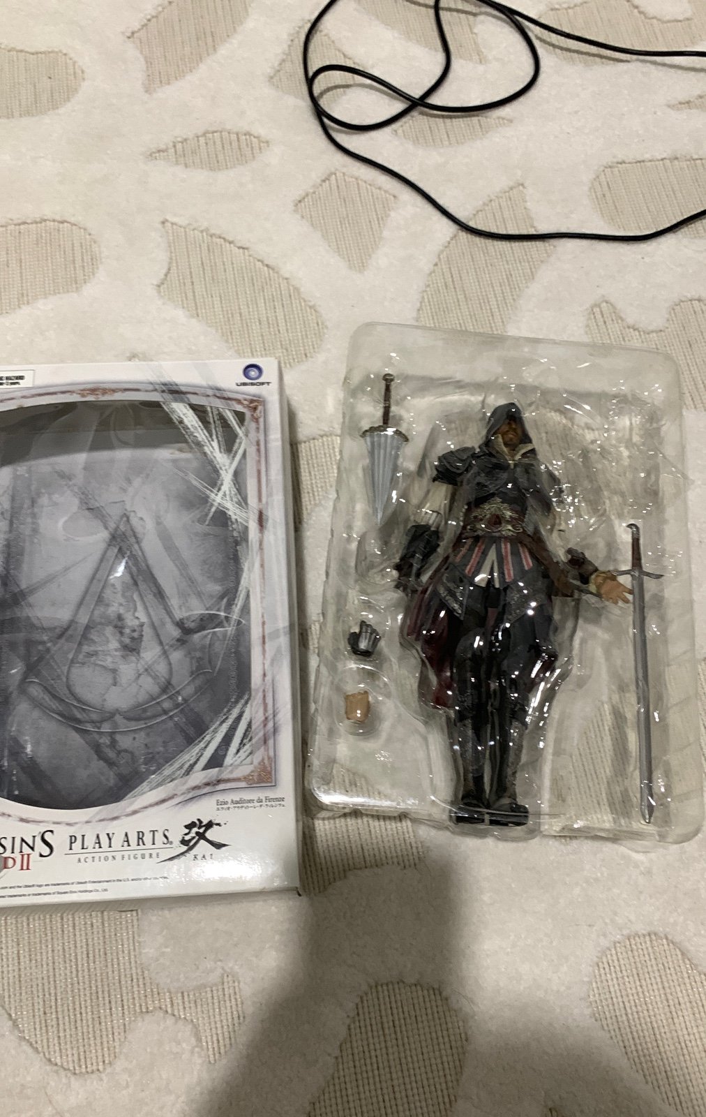 Assassin creed Ezio play arts figure