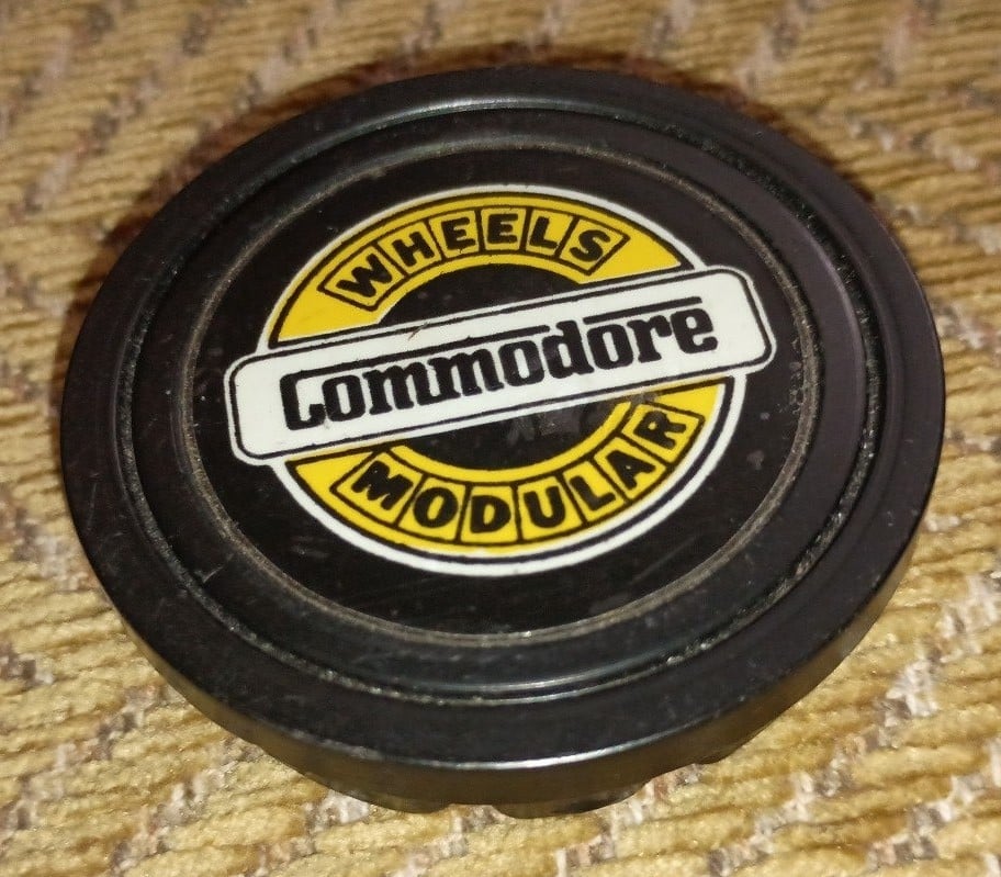 1- commodore wheel center cap used