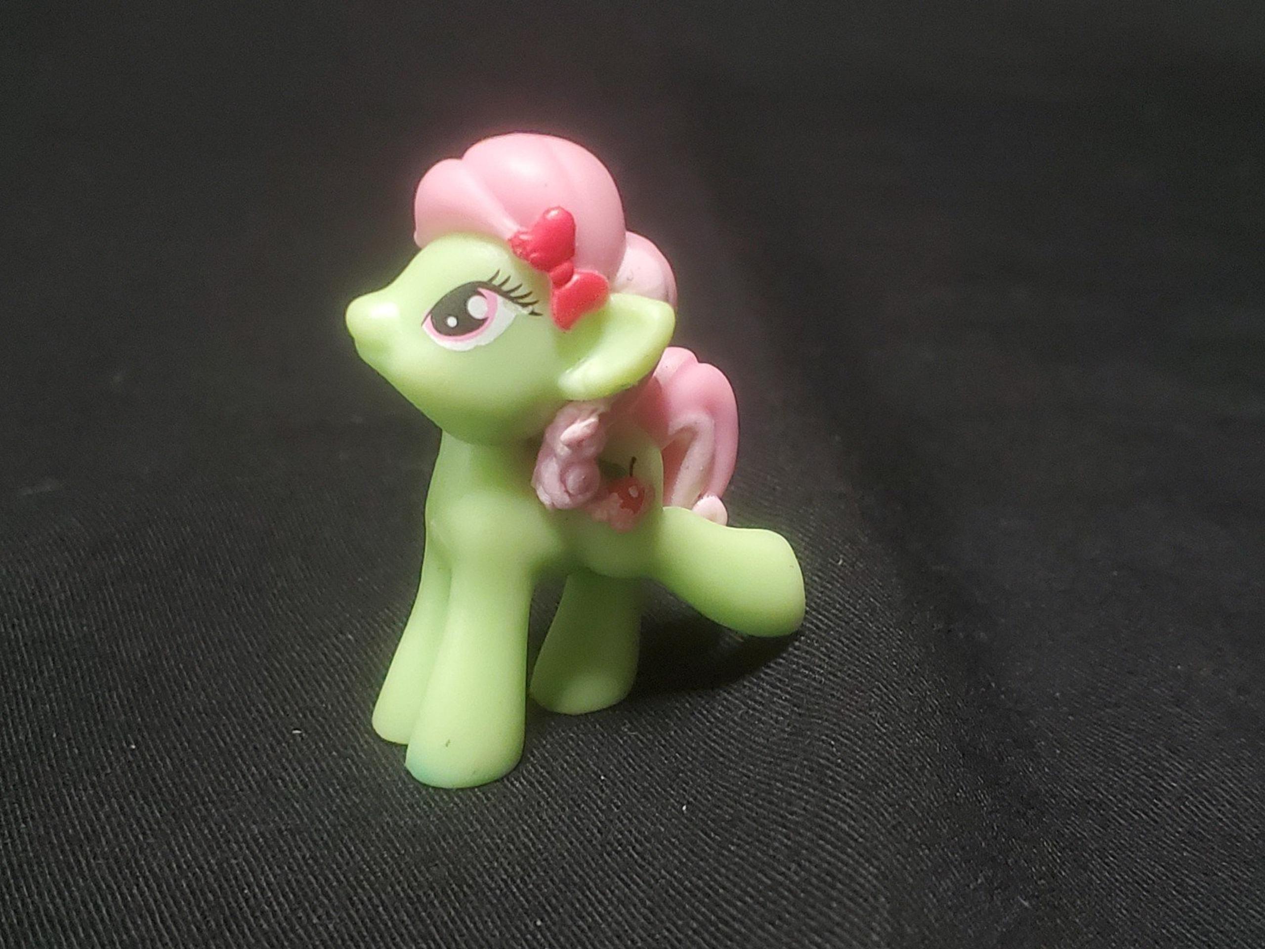 Hasbro My Little Pony: Friendship is Magic Blind Bag Series 4 Florina Tart 1.75"