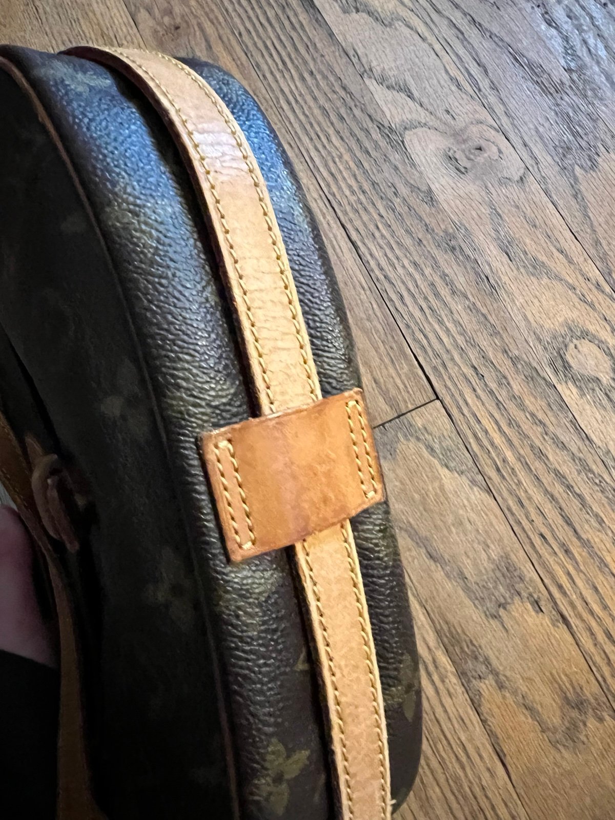 Authentic Louis Vuitton Jeune Fille - detail