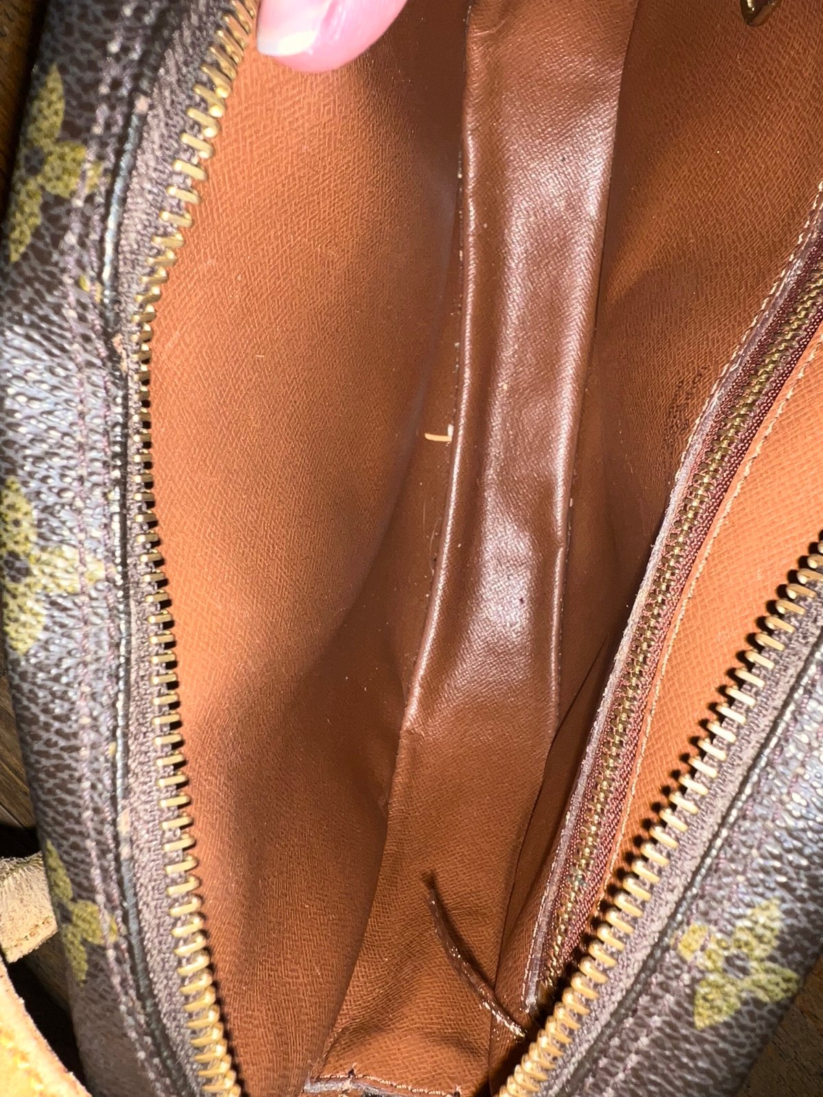 Authentic Louis Vuitton Jeune Fille - detail