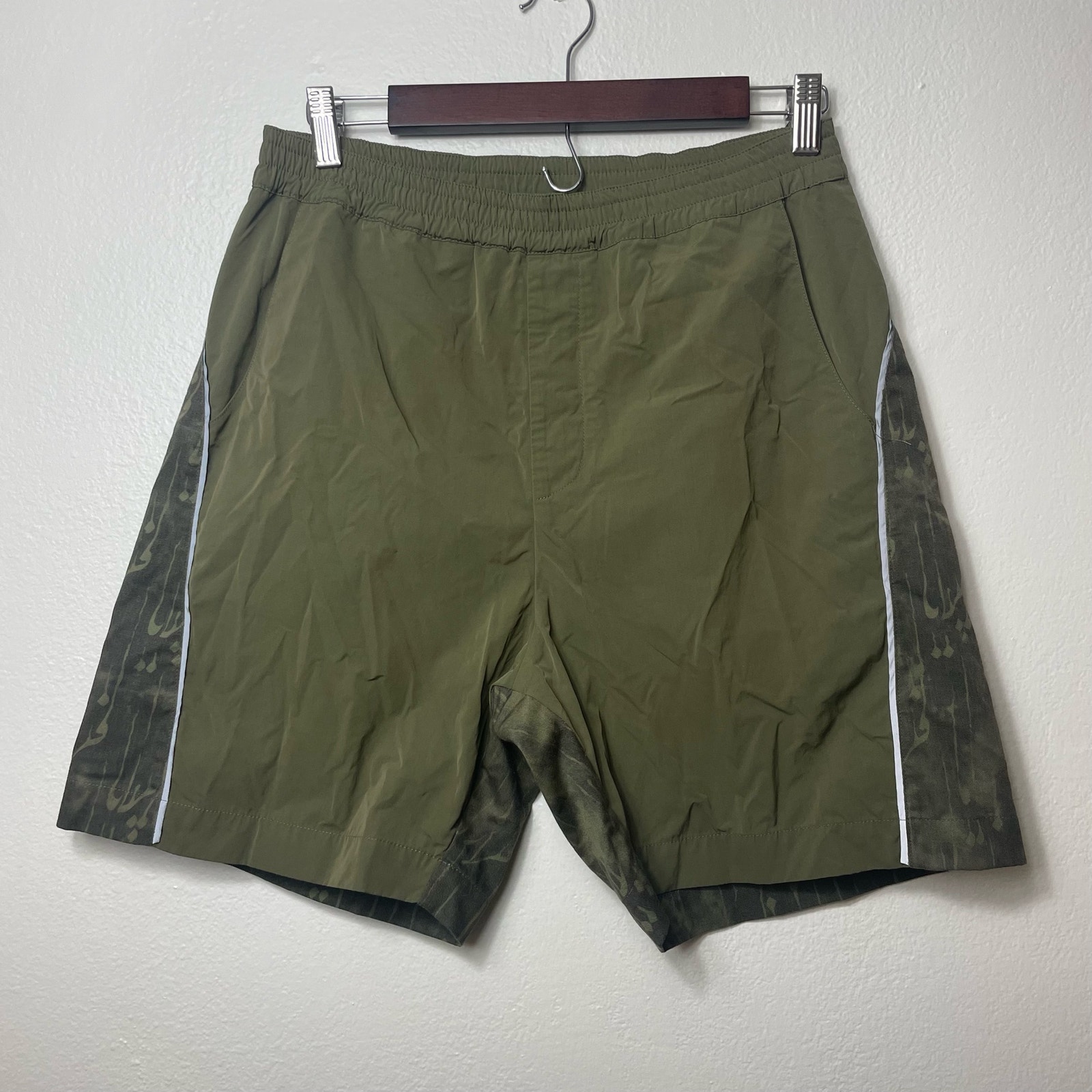 Paria Farzaneh Mens Shorts Size M Green Reflective Mid Rise Elastic Waist