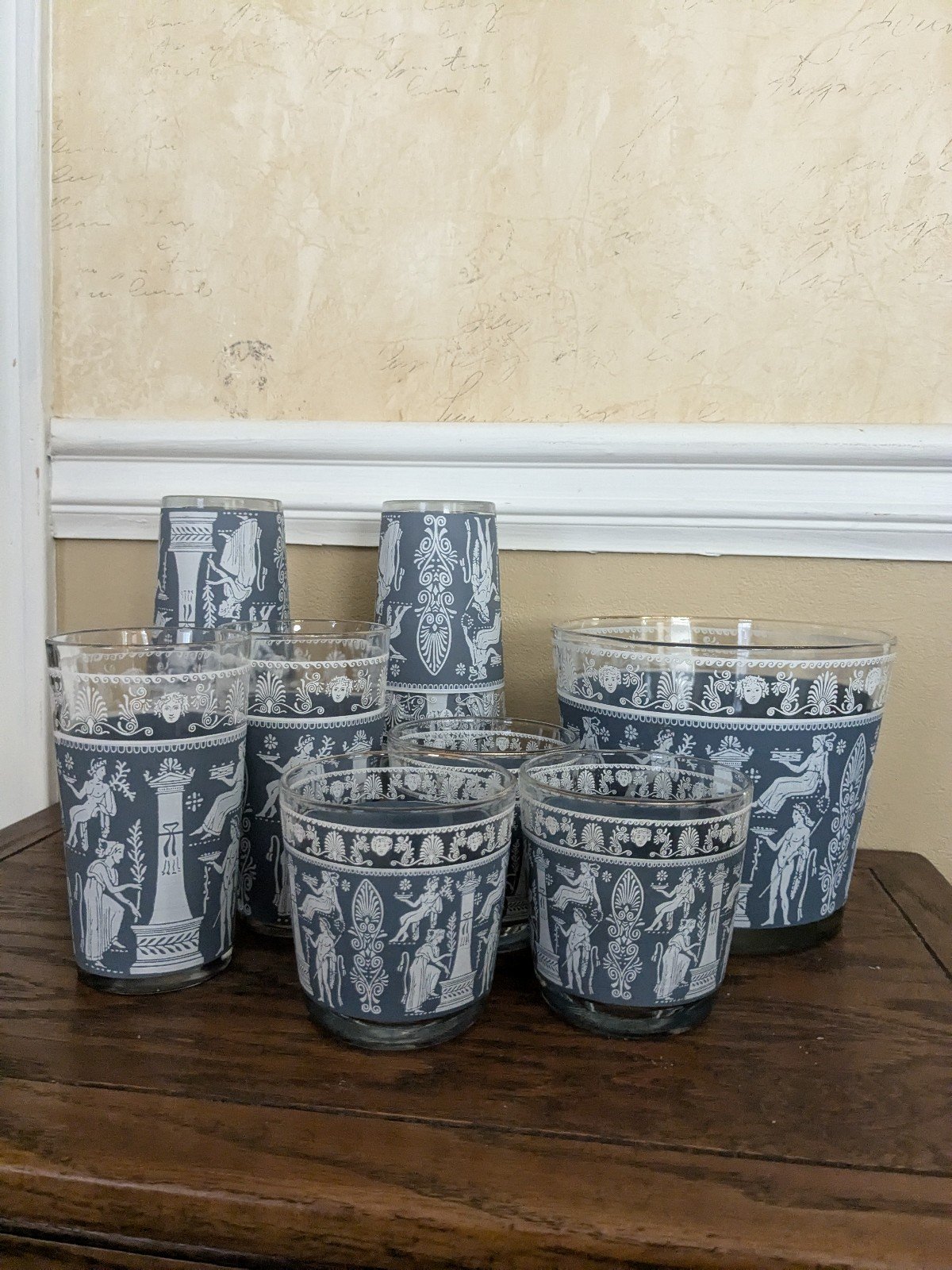 greek/Roman Glasses with ice bucket