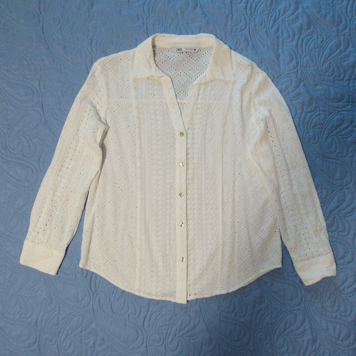 Zara Openwork Embroidered Long Sleeves Button Down Shirt Size S