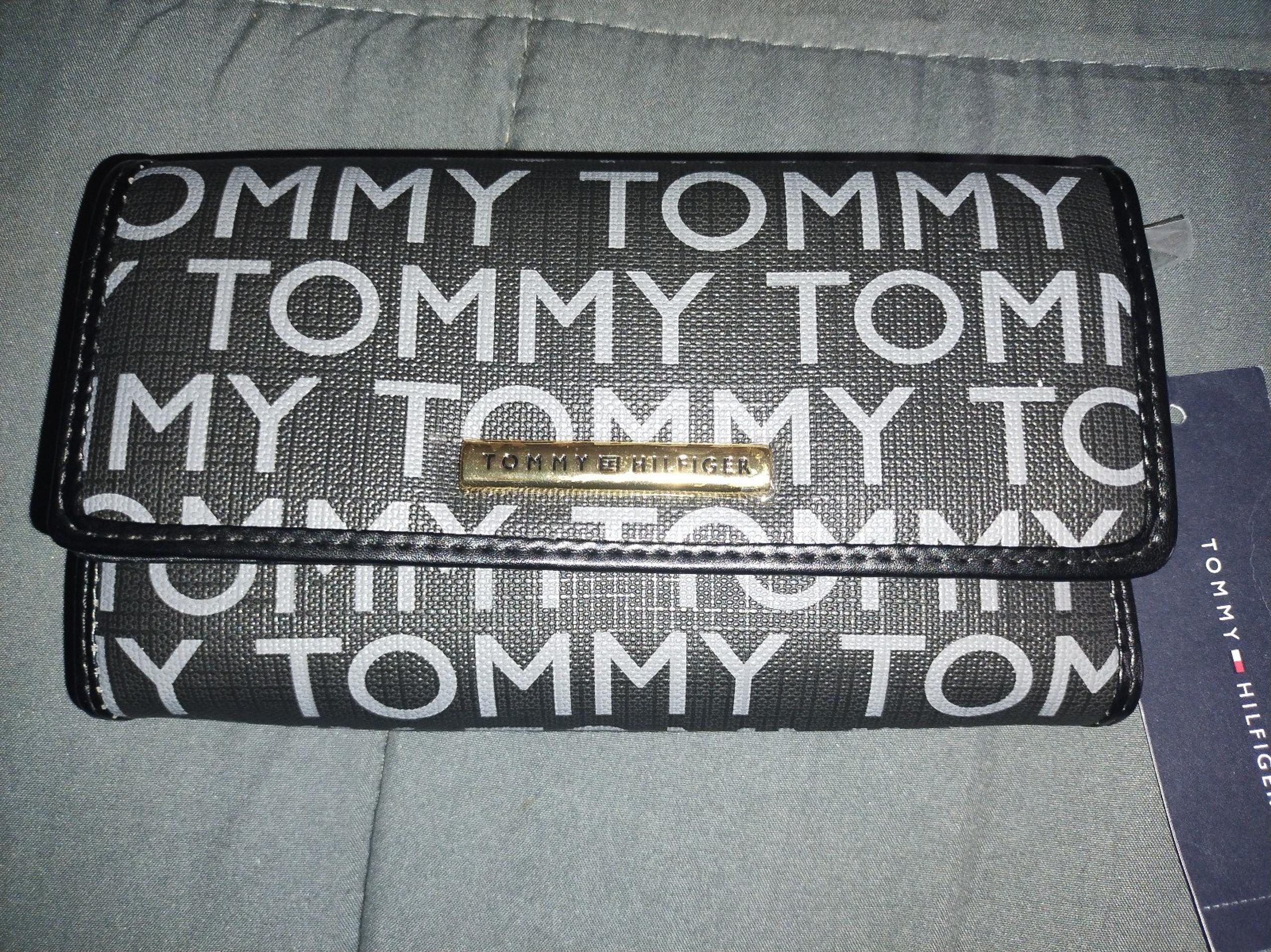 Tommy Hilfiger Women's Wallet