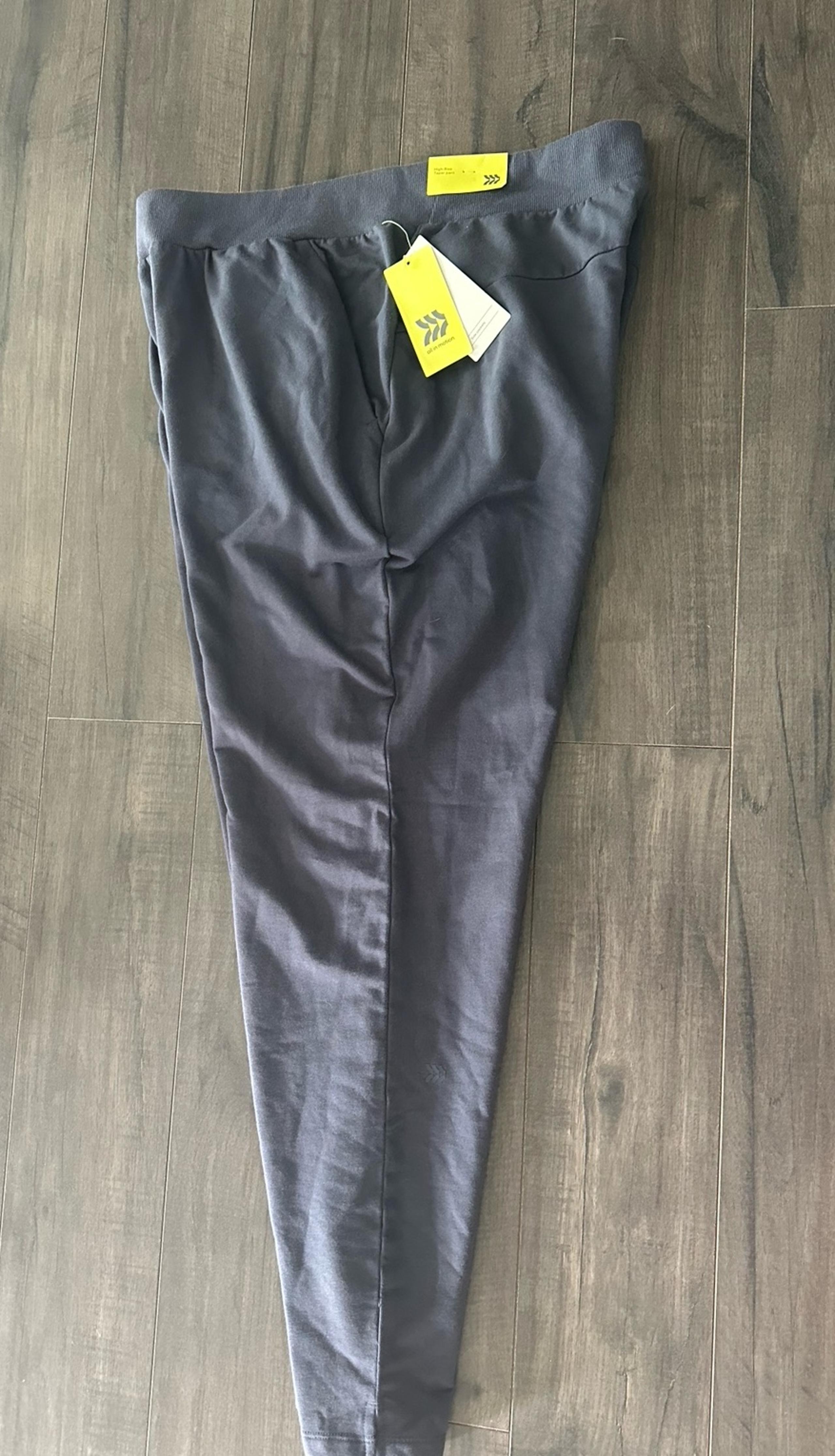 Women’s high rise taper athletic pants XL