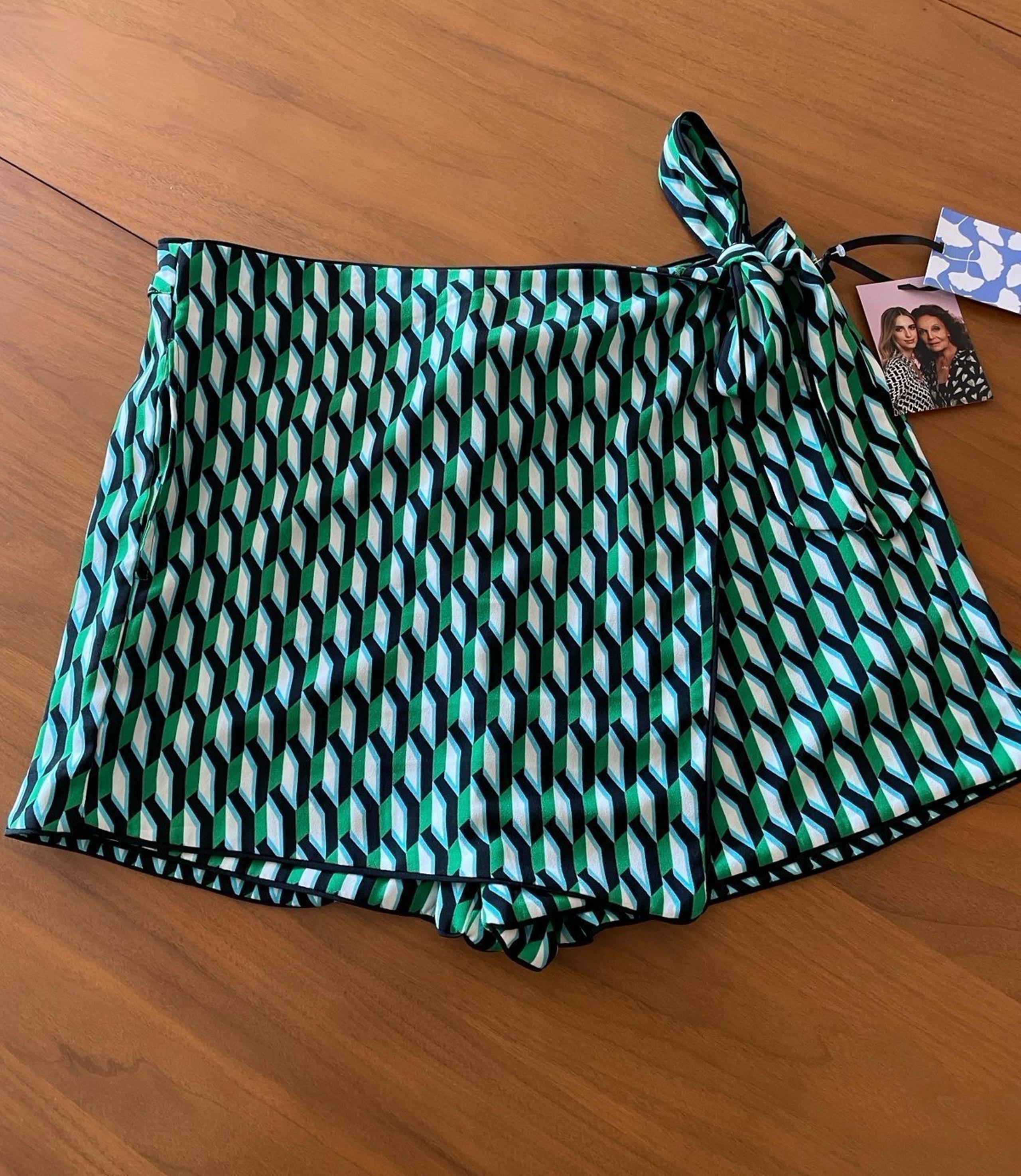 Diane Von Furstenberg for Target XL Side Wrap Arrow Geo Green Mini Skort Pockets