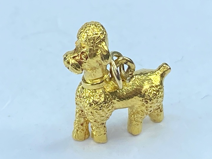 18K solid yellow gold detailed Poodle dog 6.8gm JR7794