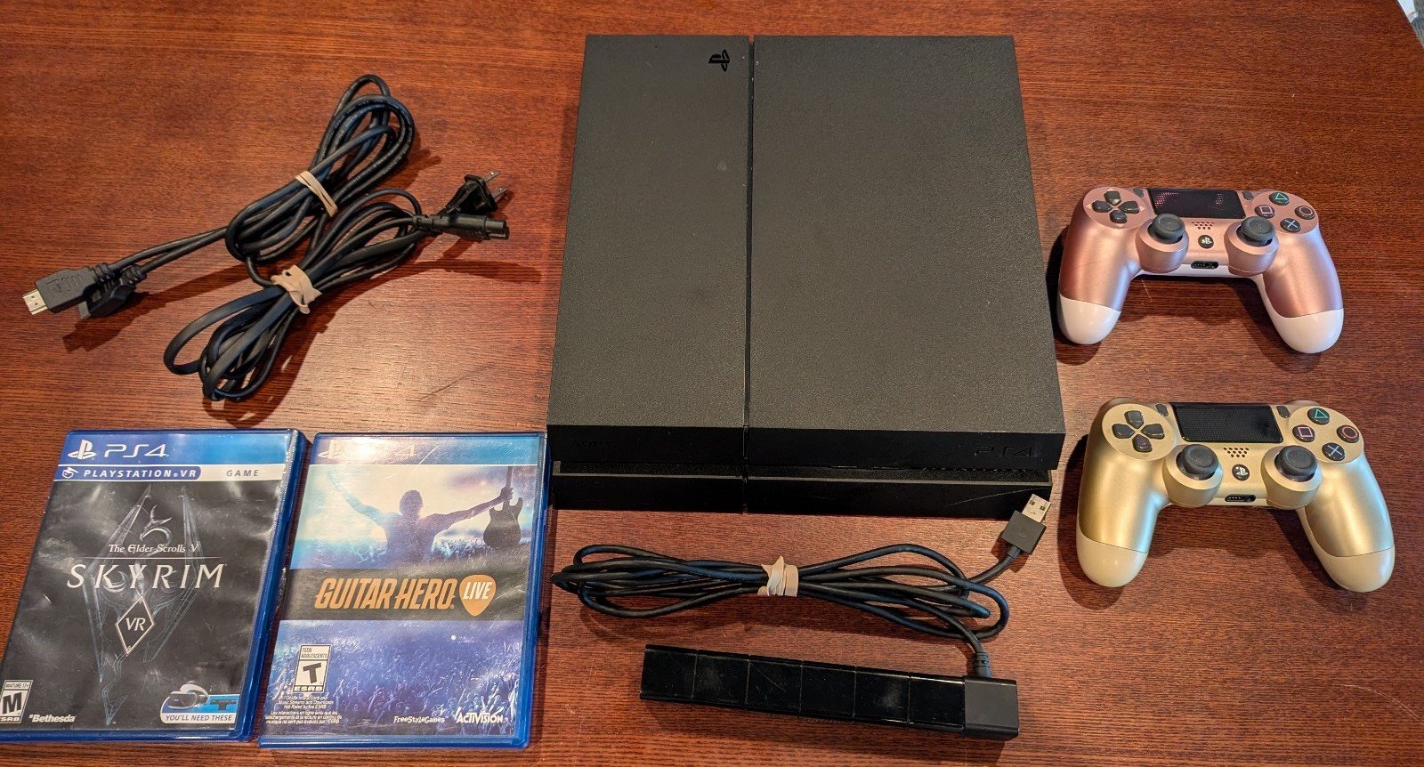 PS4 CUH 1215A (500gb) with 2 Dualshock 4 controllers and PS Camera