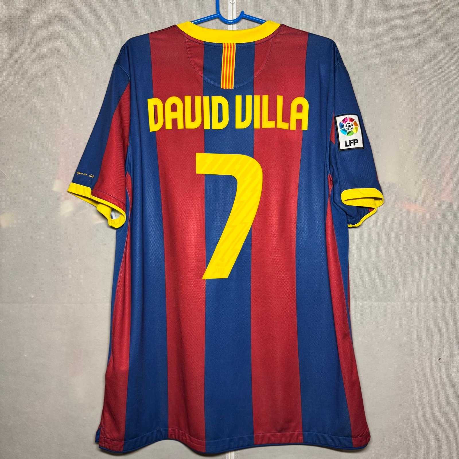 David Villa Barcelona 2010/11 Nike Home Jersey 382354-486  Size XL